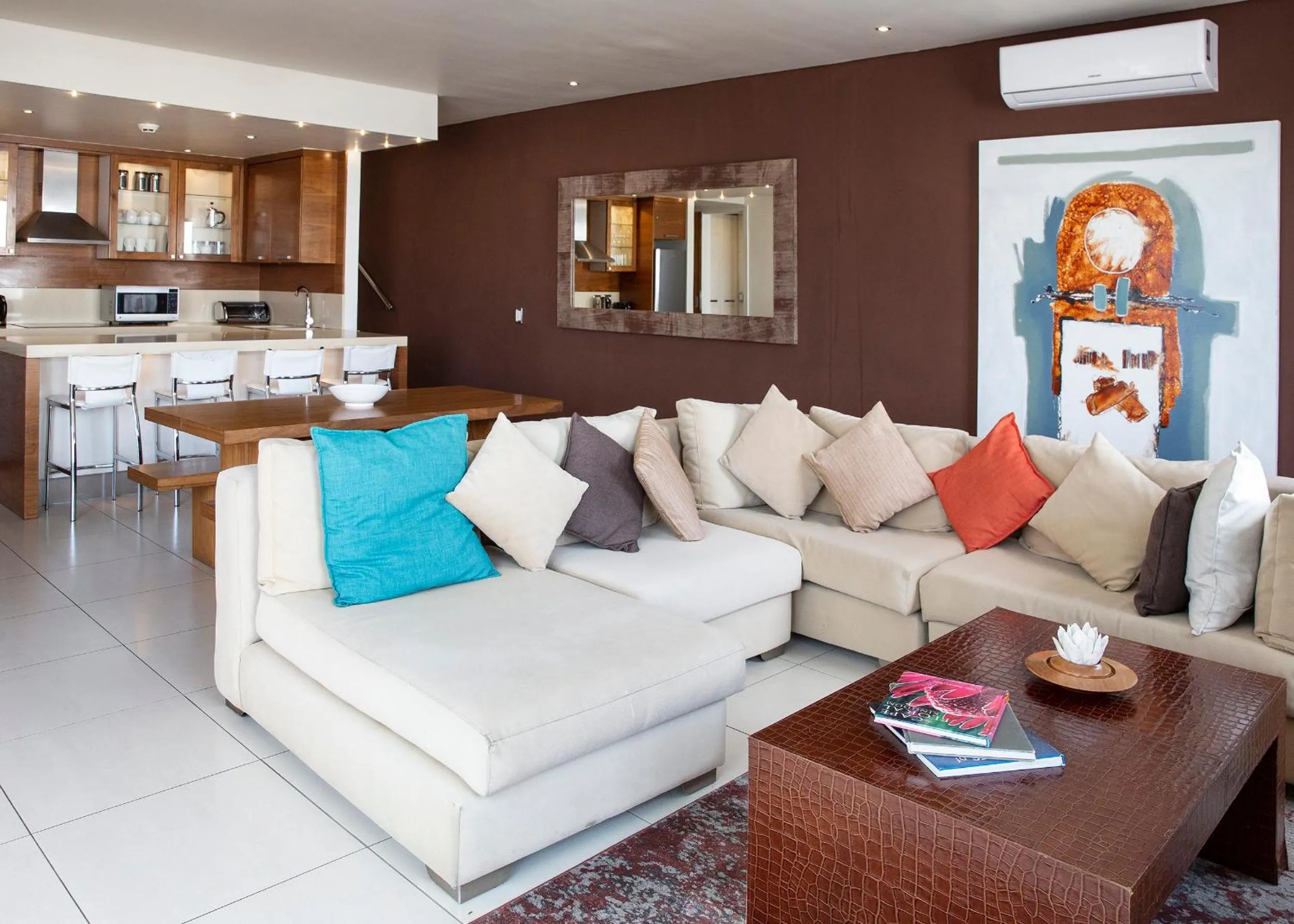 Marine Square Luxury Suites