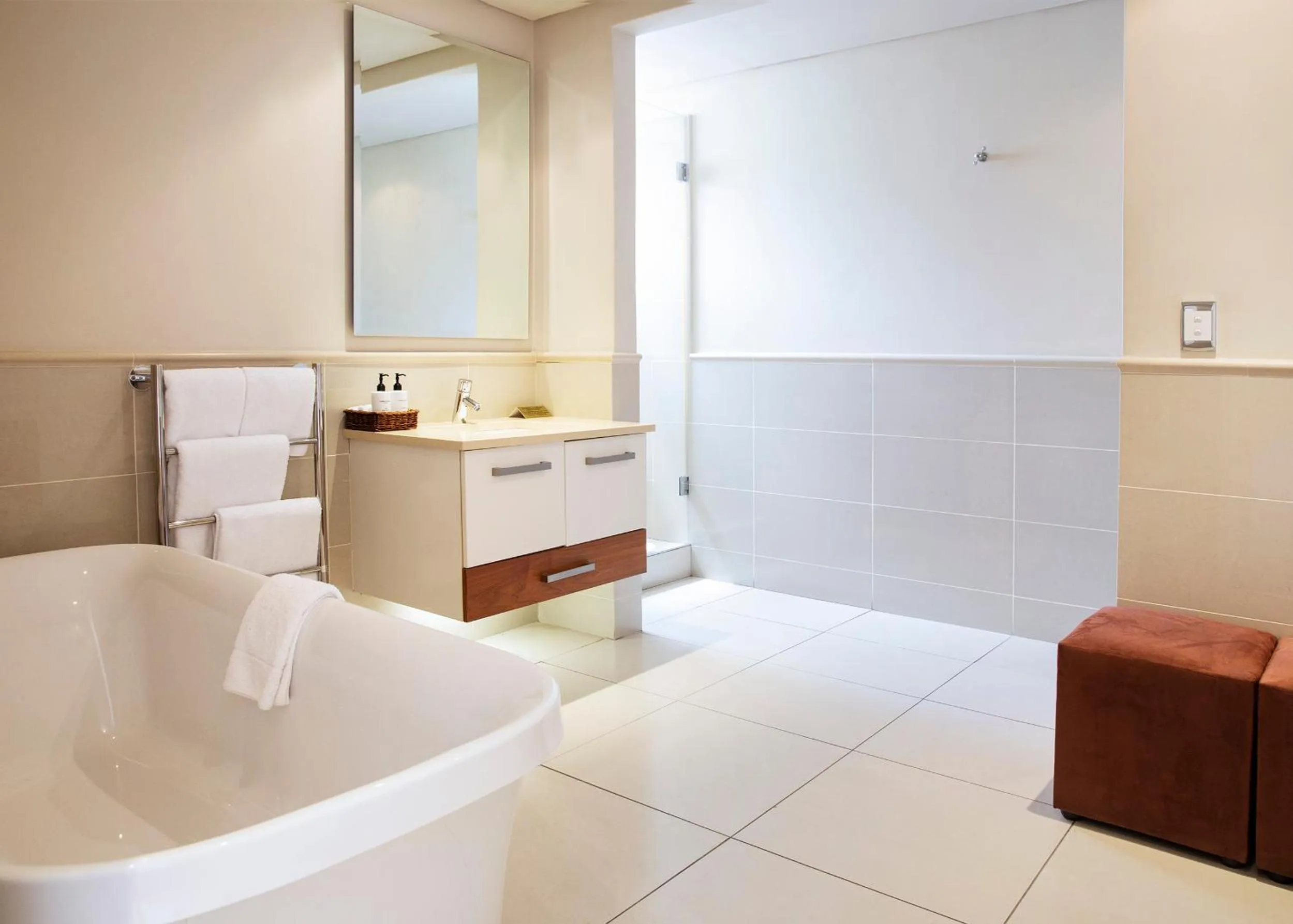 Marine Square Luxury Suites