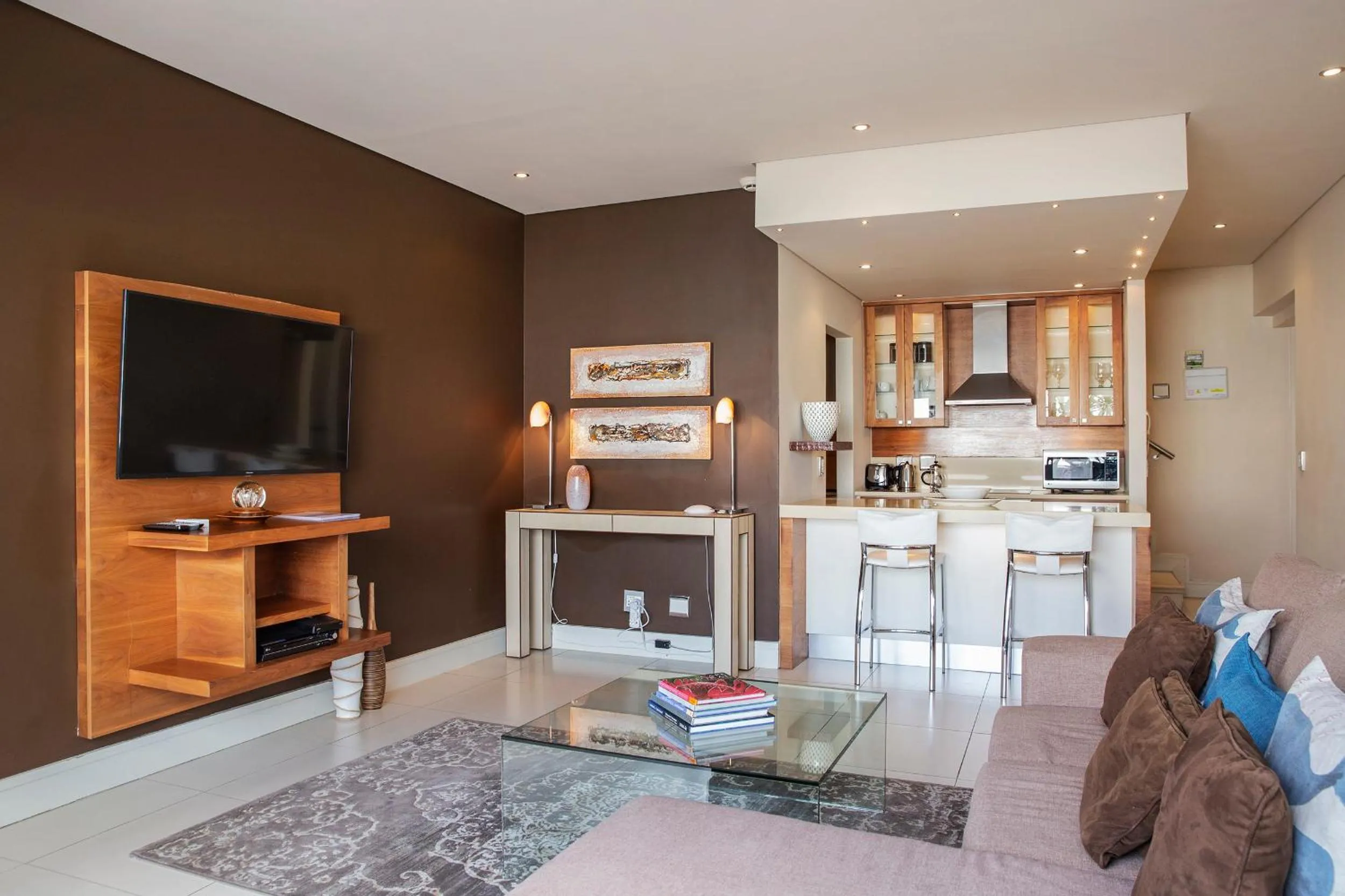 Marine Square Luxury Suites