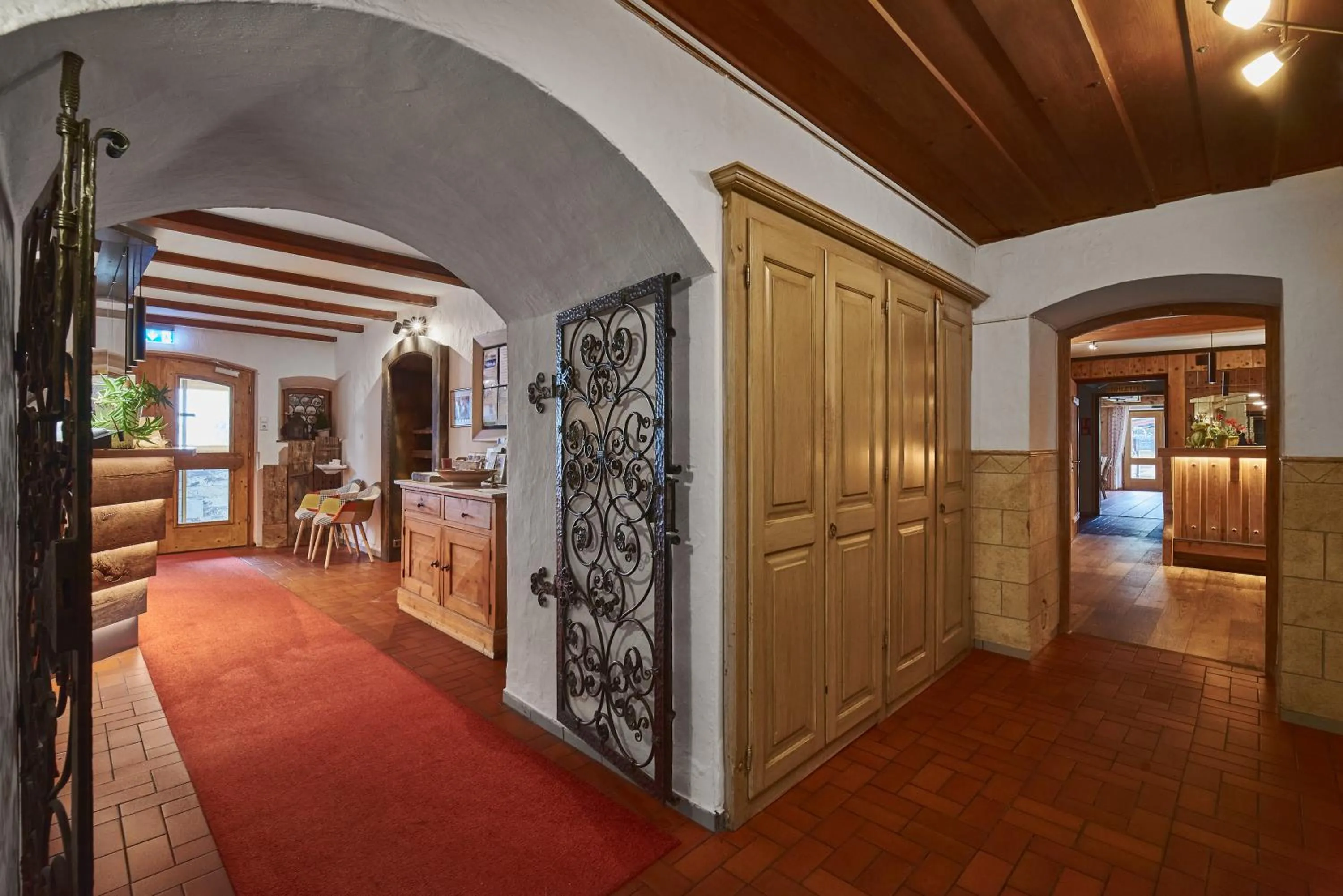 Lobby or reception in Aktivhotel & Gasthof Schmelz Ihr familienfreundliches Urlaubs Hotel mit Wellness Almsauna ab Februar Chiemgau Karte