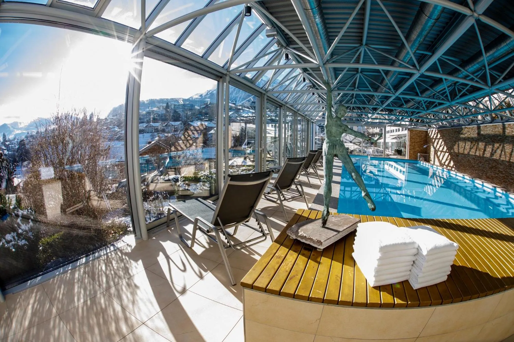 Swimming pool in Hotel Eden Spiez