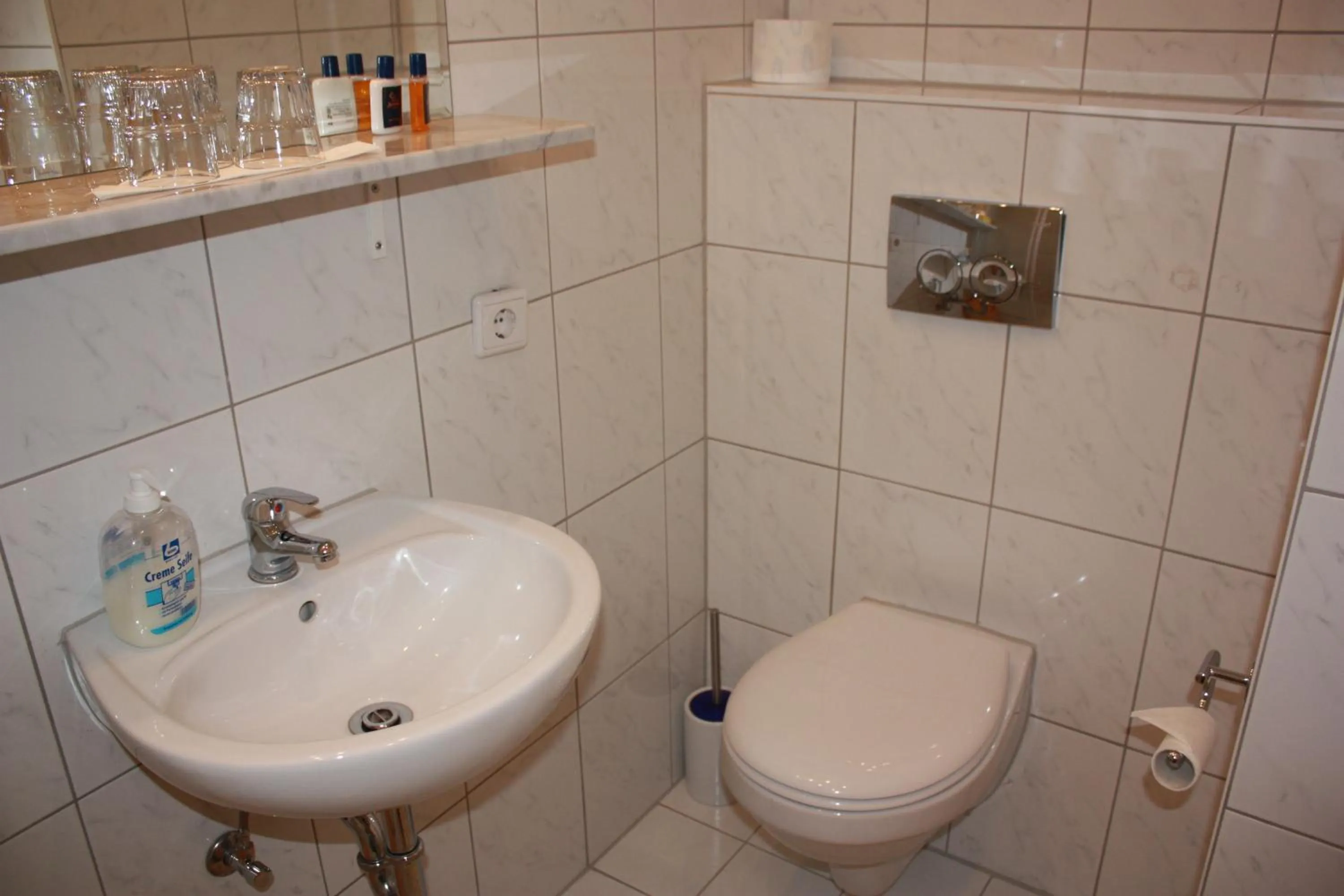 Bathroom in Hotel Römerhafen