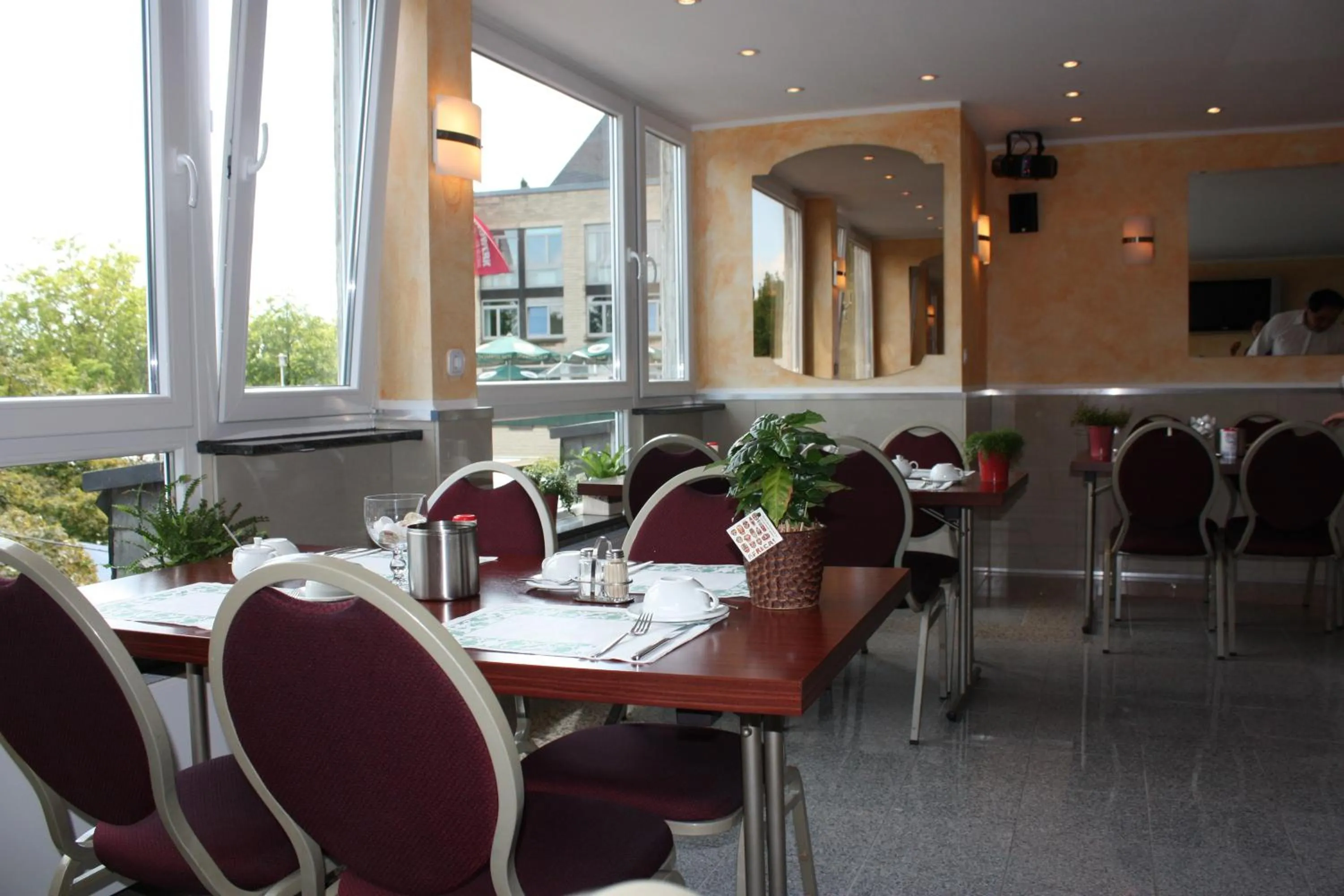 Restaurant/places to eat in Hotel Römerhafen