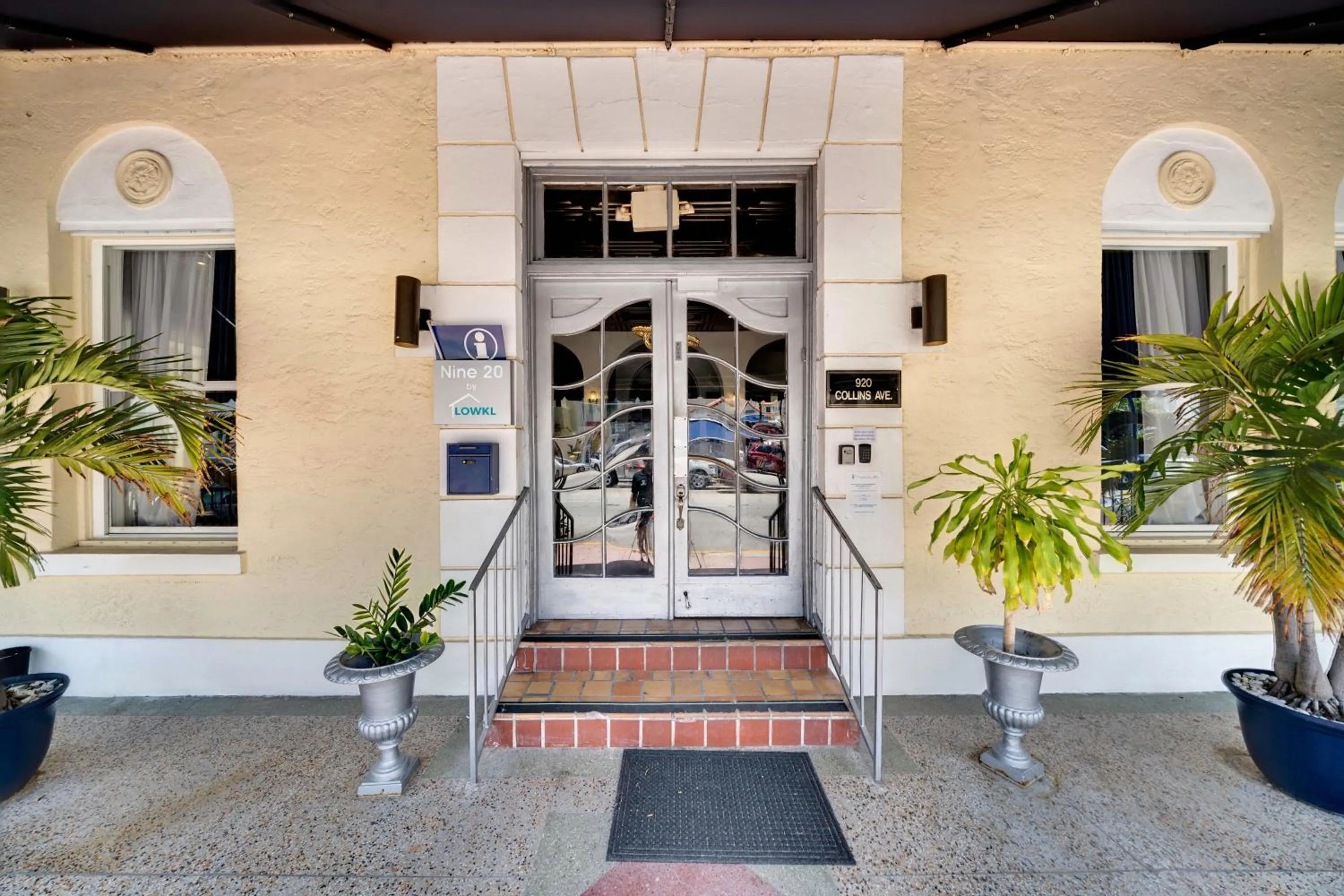 Facade/entrance in Nine20 Collins Apartments by Lowkl