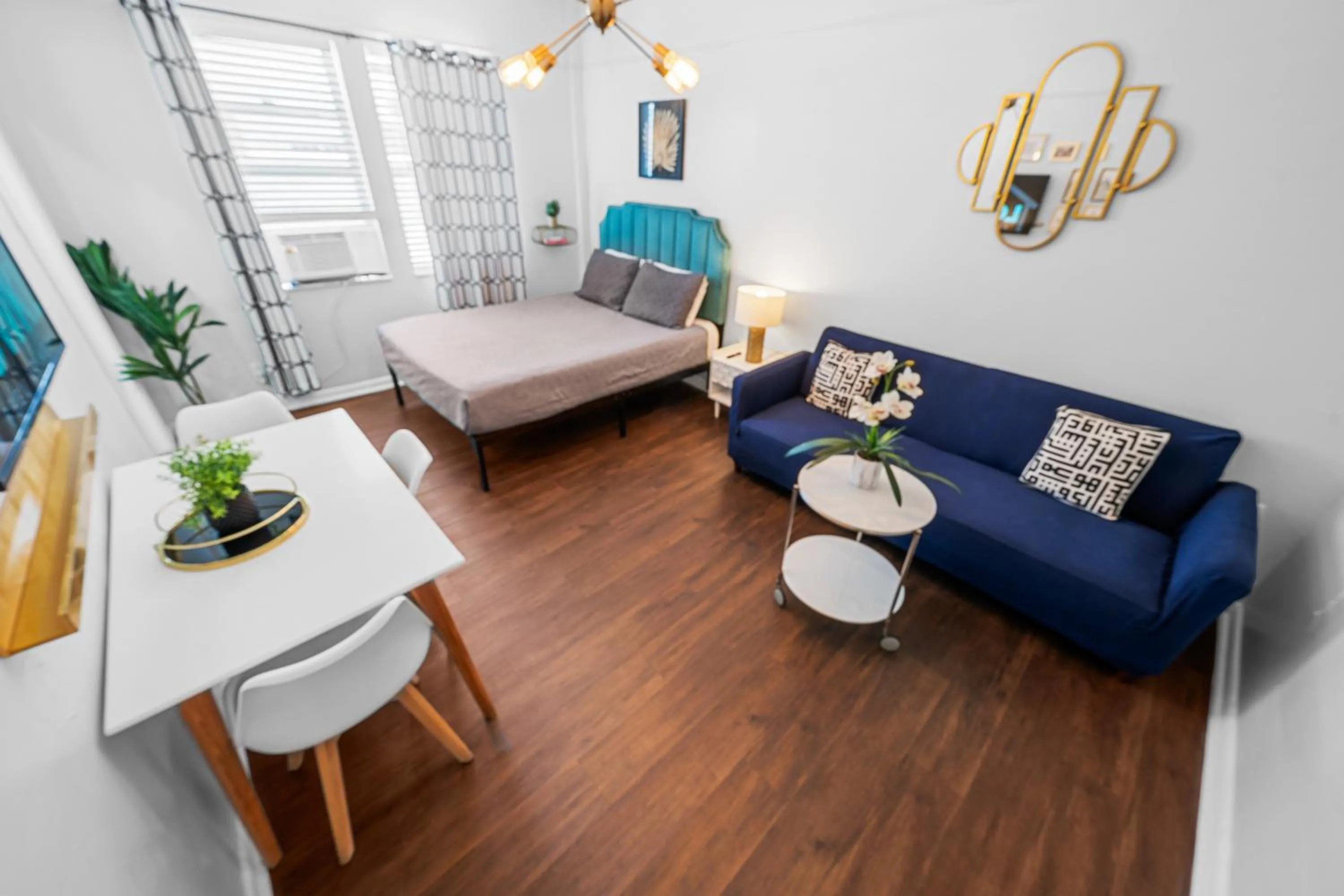 Bed in Nine20 Collins Apartments by Lowkl