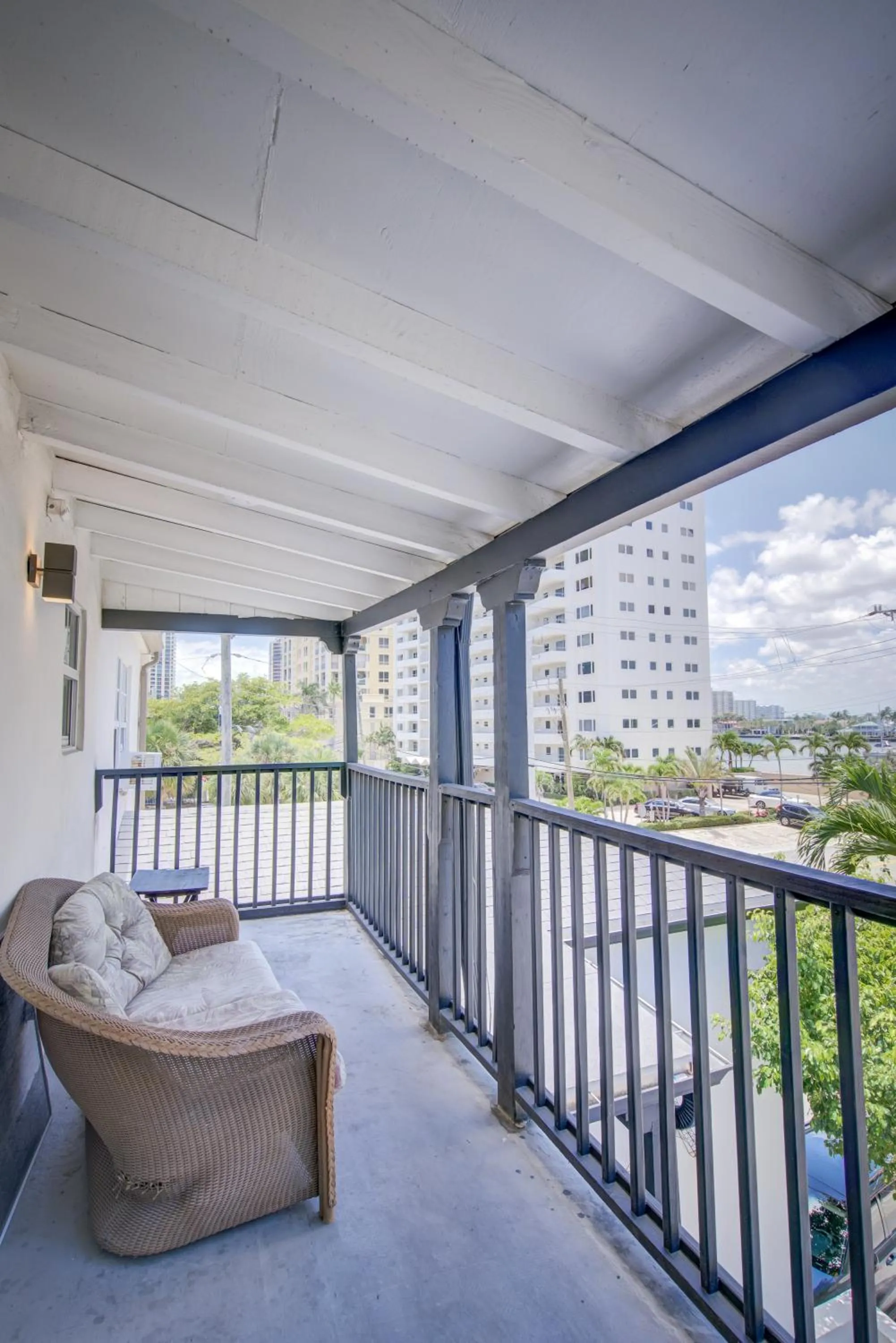 Balcony/Terrace in Little Paris by the ocean self check in