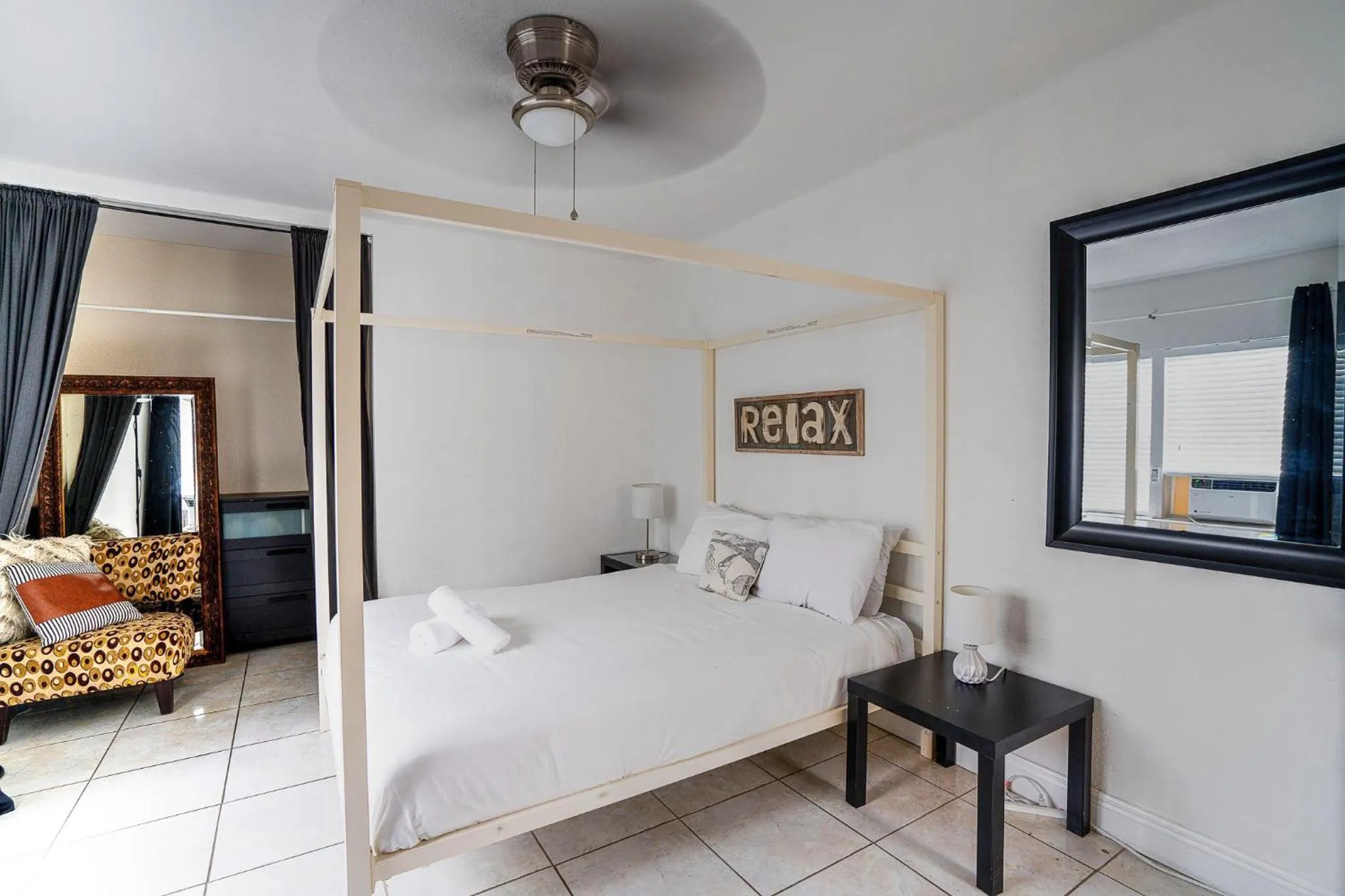 Bedroom, Bed in Little Paris by the ocean self check in