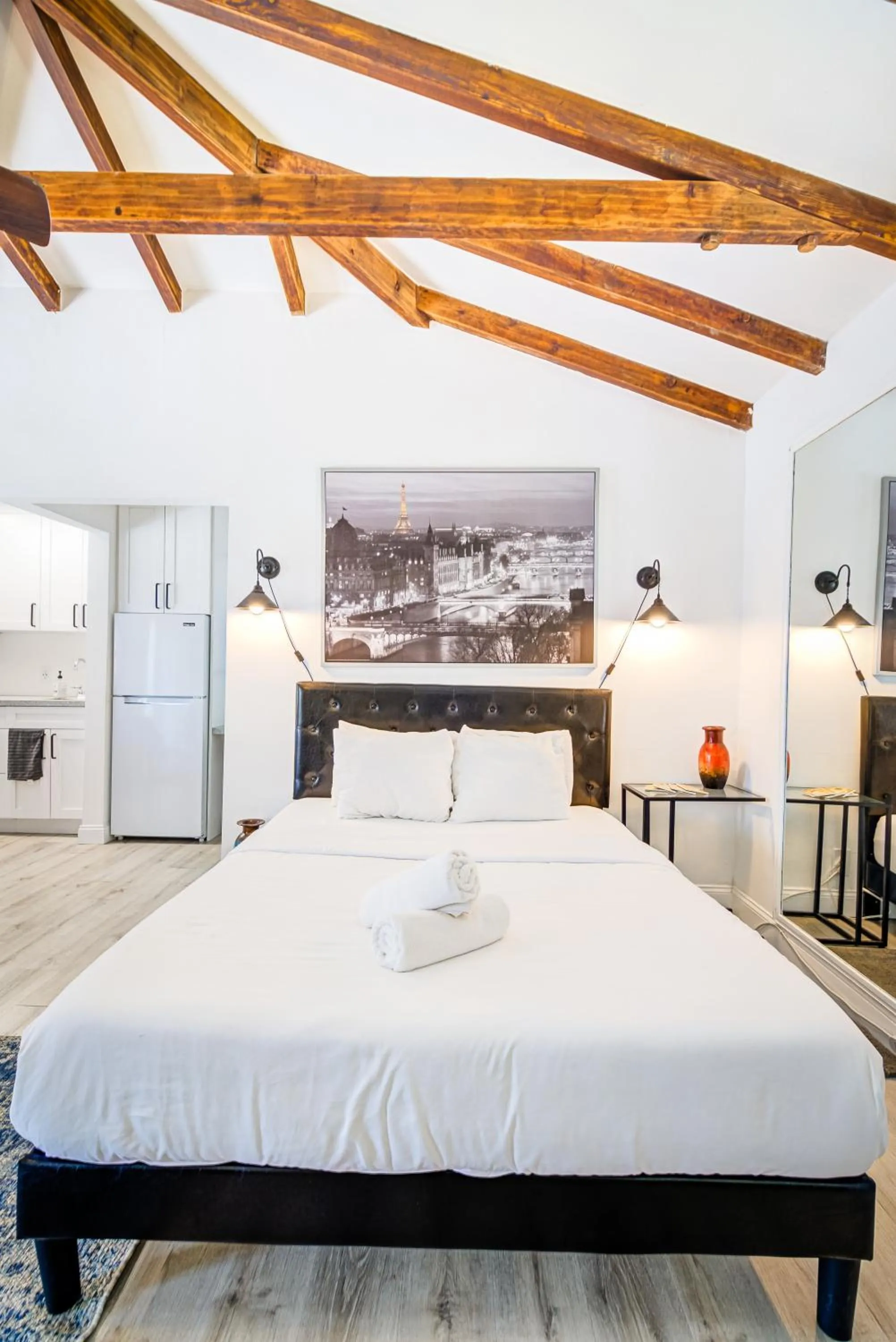 Bedroom, Bed in Little Paris by the ocean self check in