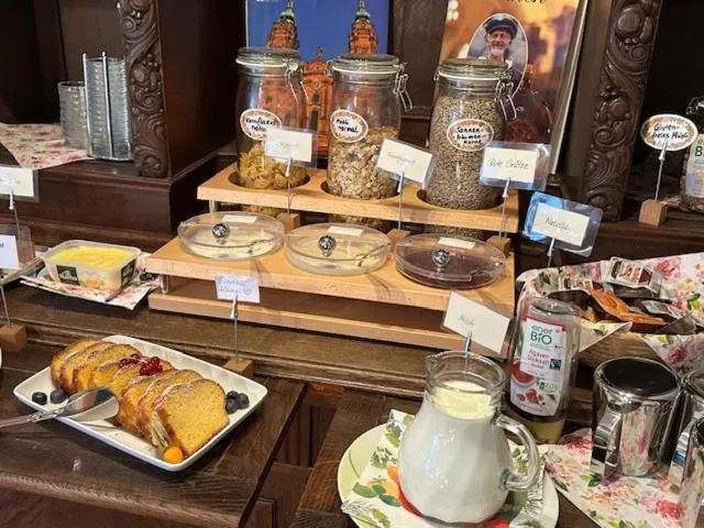 Breakfast in Worners Schloss Weingut & Wellness-Hotel