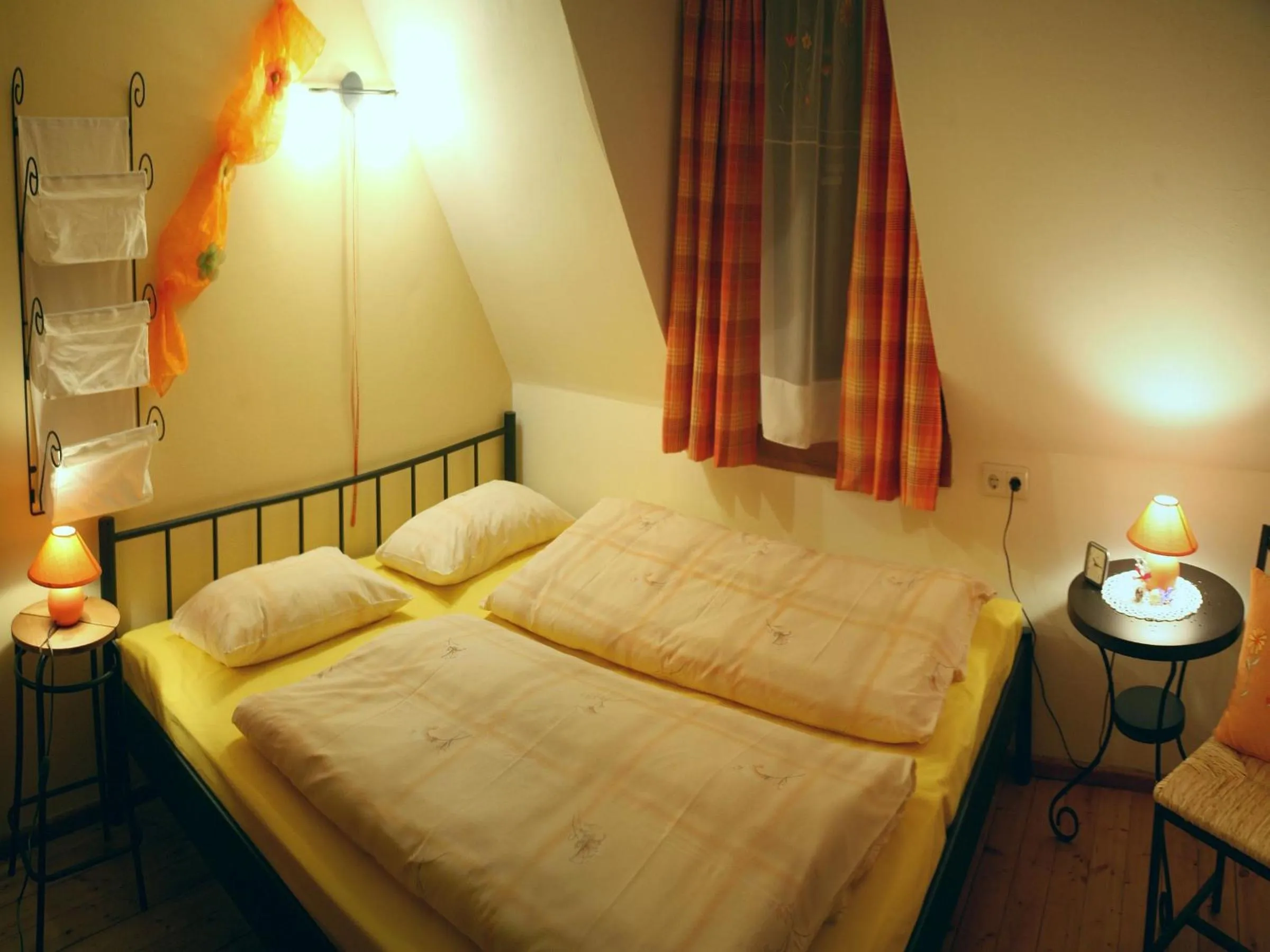 Bedroom, Bed in Worners Schloss Weingut & Wellness-Hotel