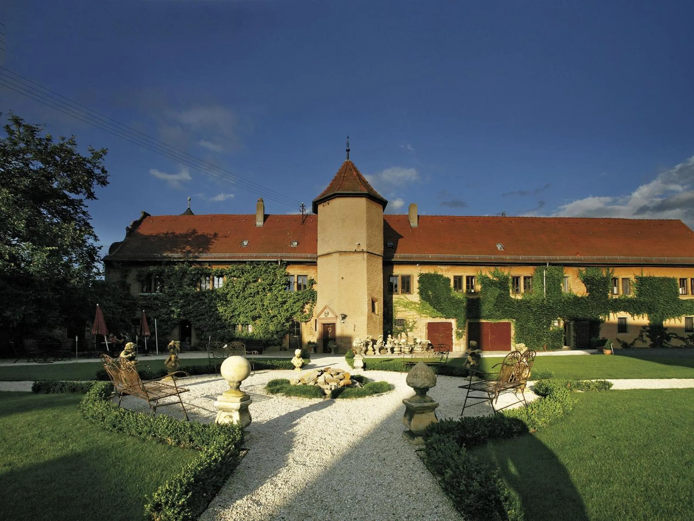 Facade/entrance in Worners Schloss Weingut & Wellness-Hotel