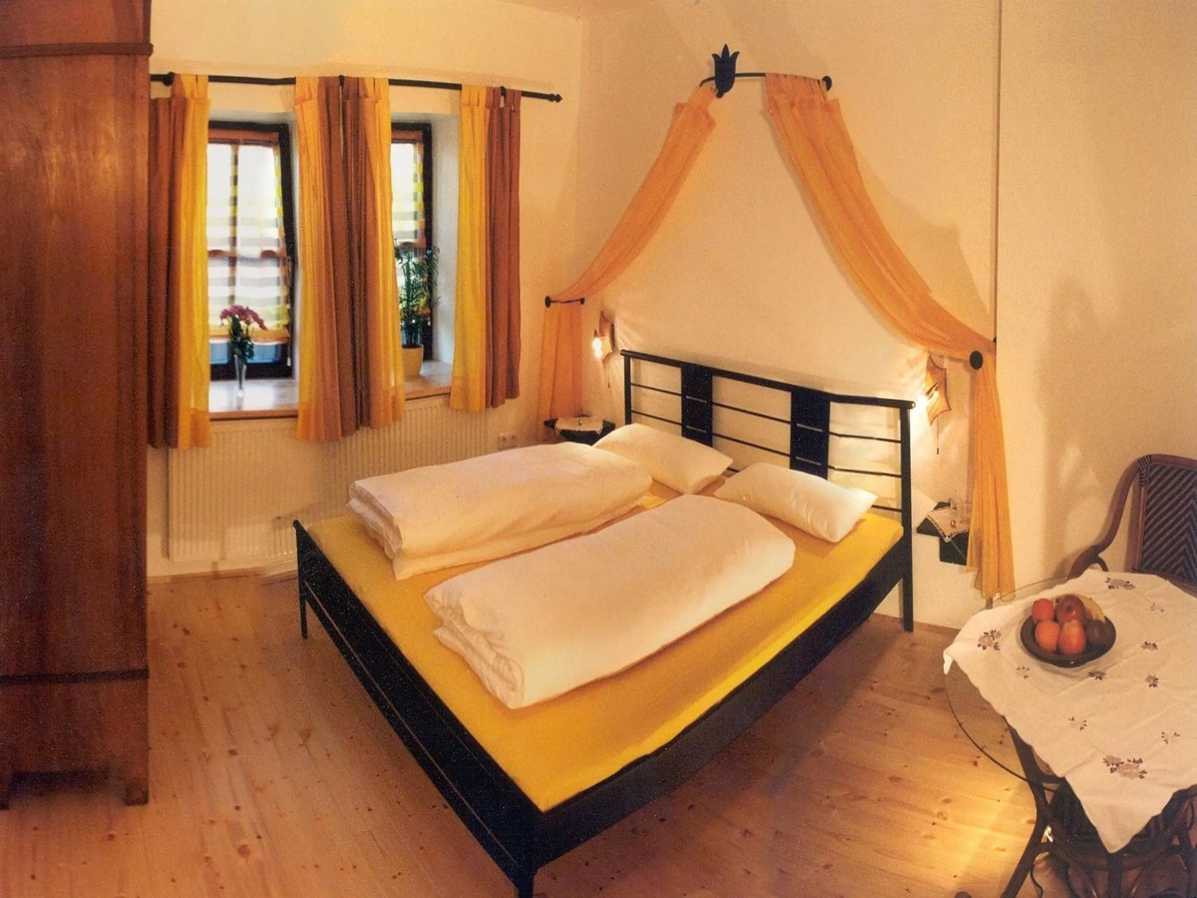 Bedroom, Bed in Worners Schloss Weingut & Wellness-Hotel