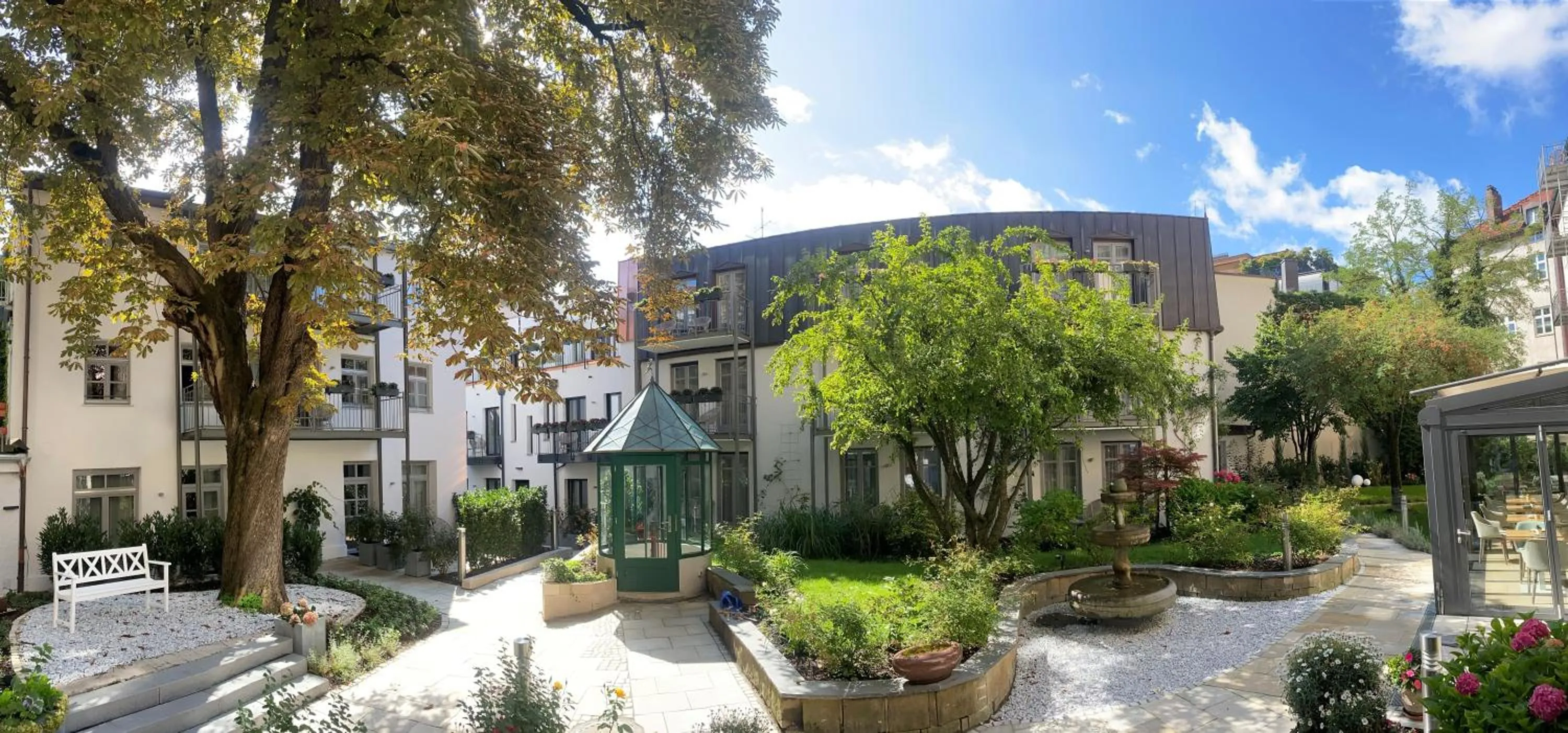Garden view in MAXIMILIAN MUNICH Apartments & Hotel