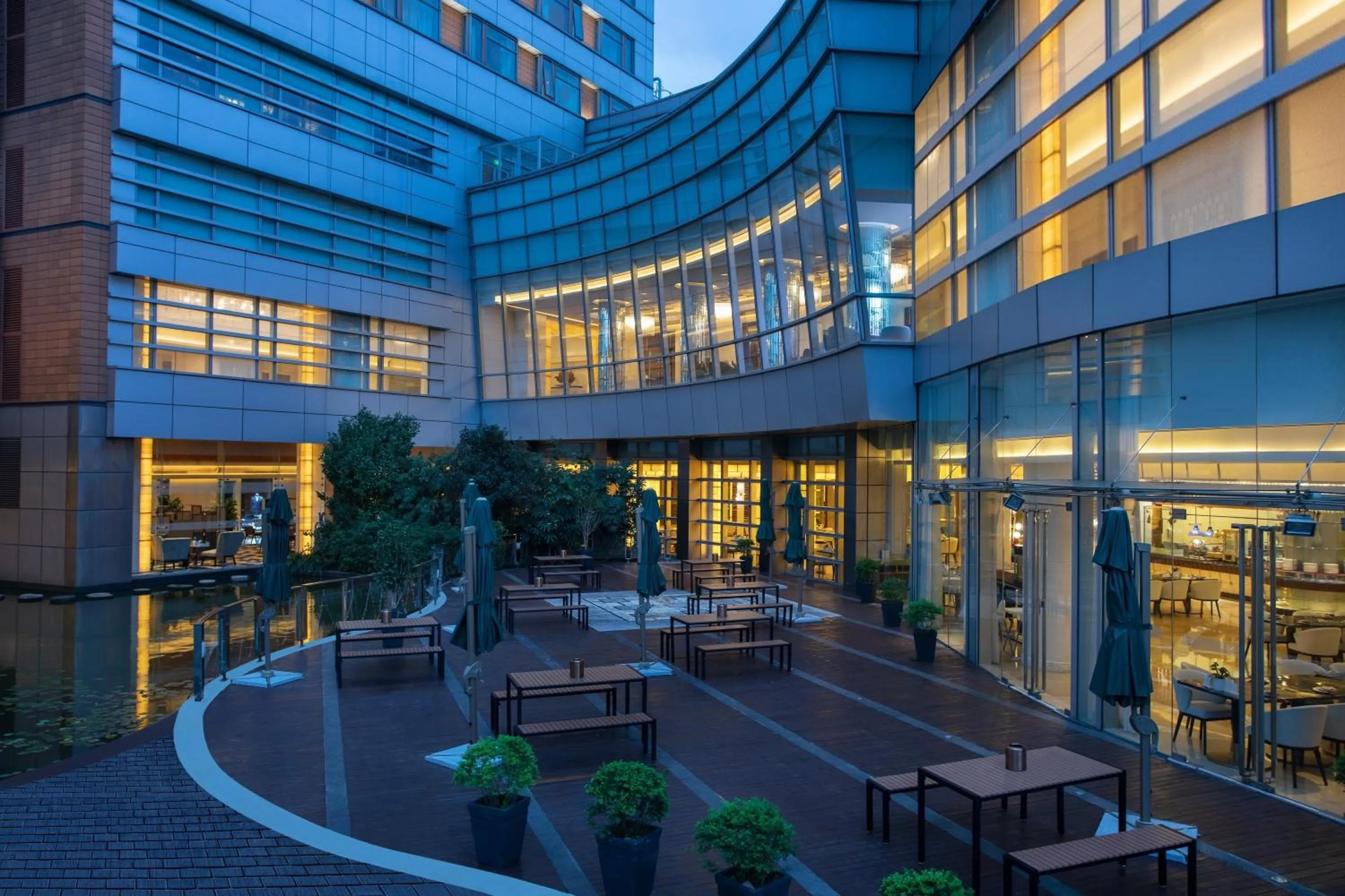 Restaurant/places to eat in Crowne Plaza Shanghai Fudan by IHG