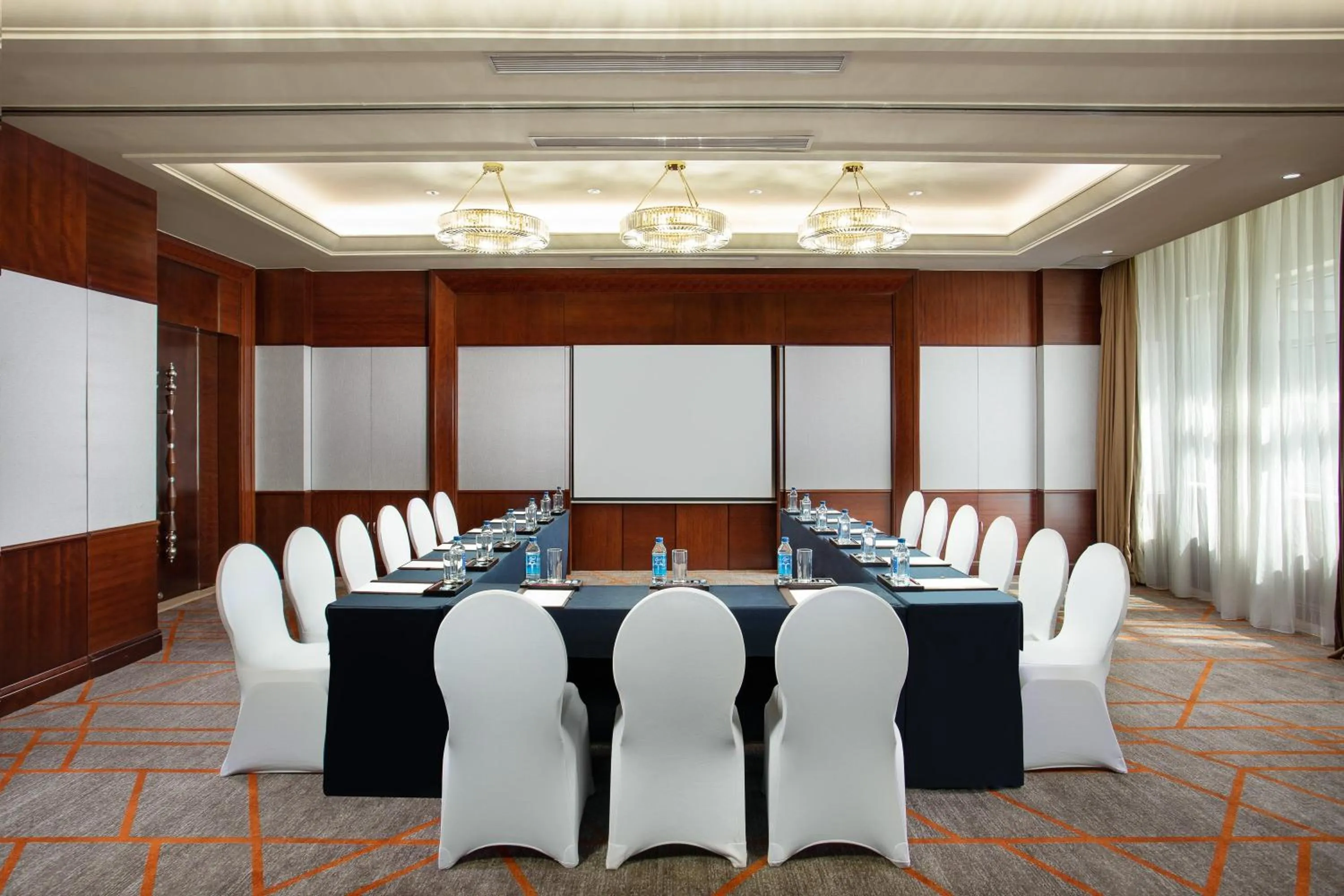 Meeting/conference room in Crowne Plaza Shanghai Fudan by IHG