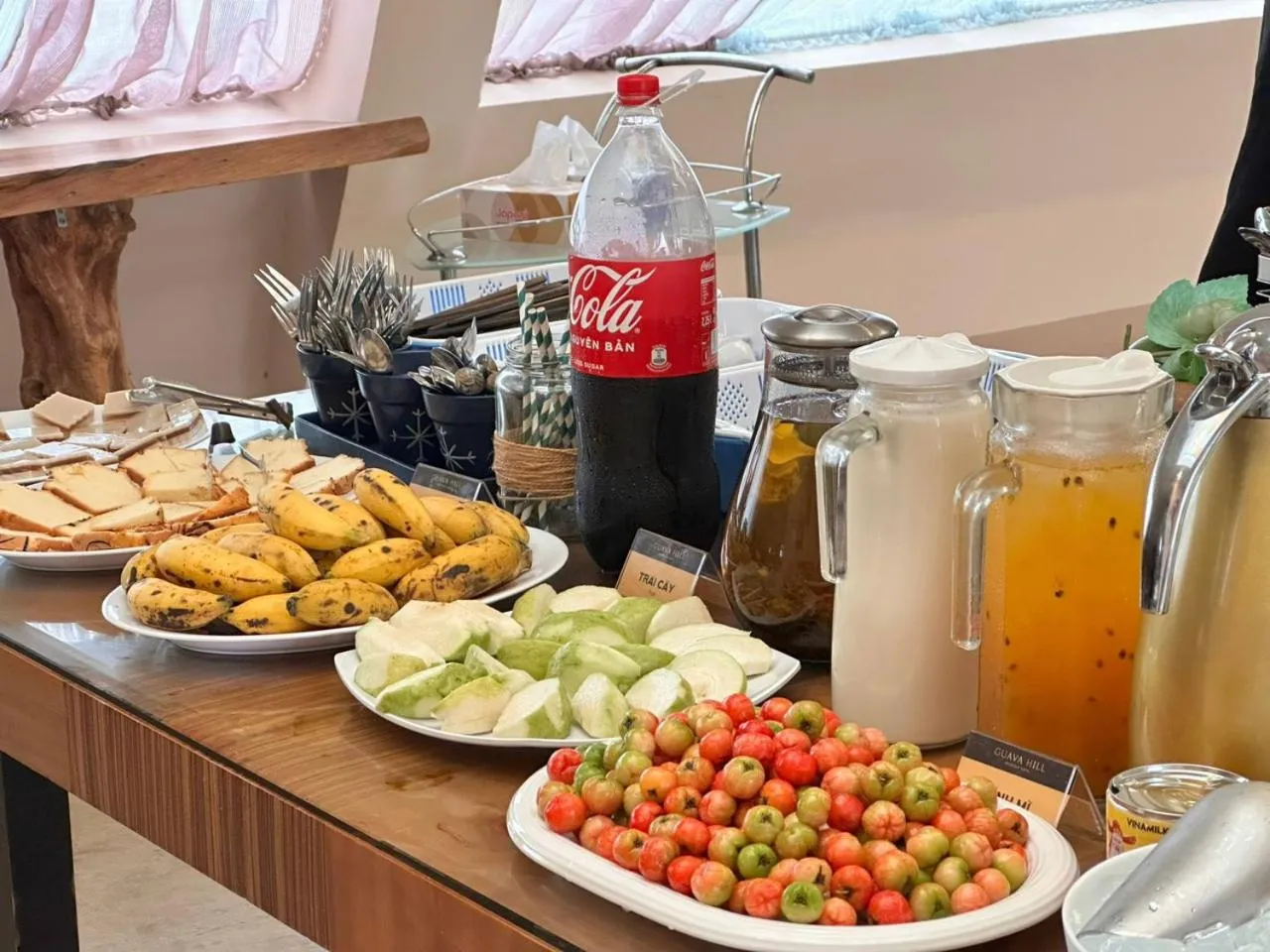 Food and drinks in Guava Hill Boutique Hotel