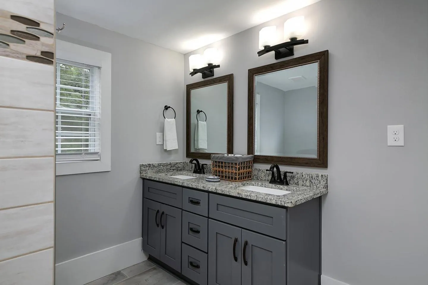 Bathroom in Atlanta Luxury Vacation Home by Downtown & Airport