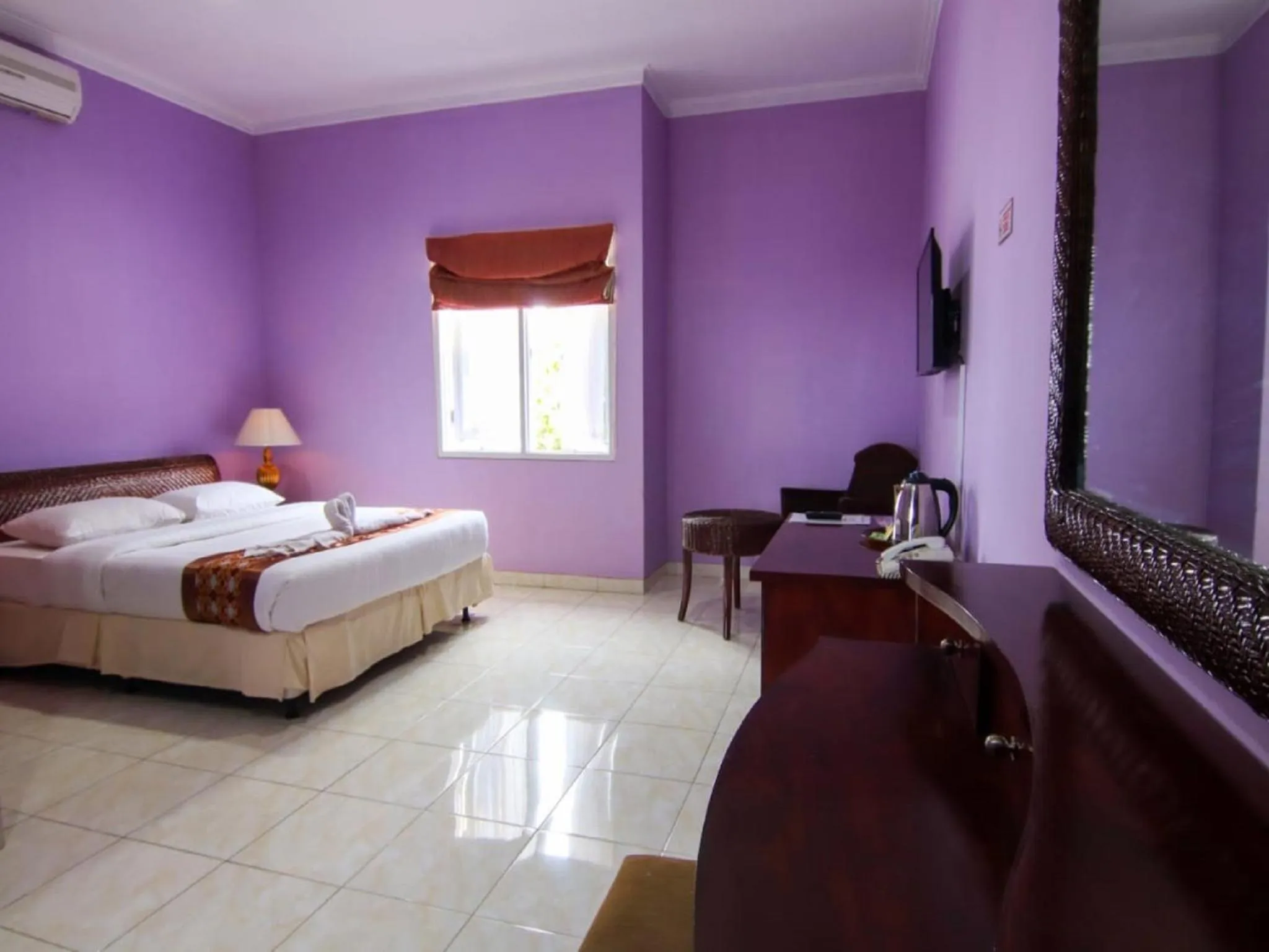 Bedroom, Bed in Hotel Signature Mandala Kencana