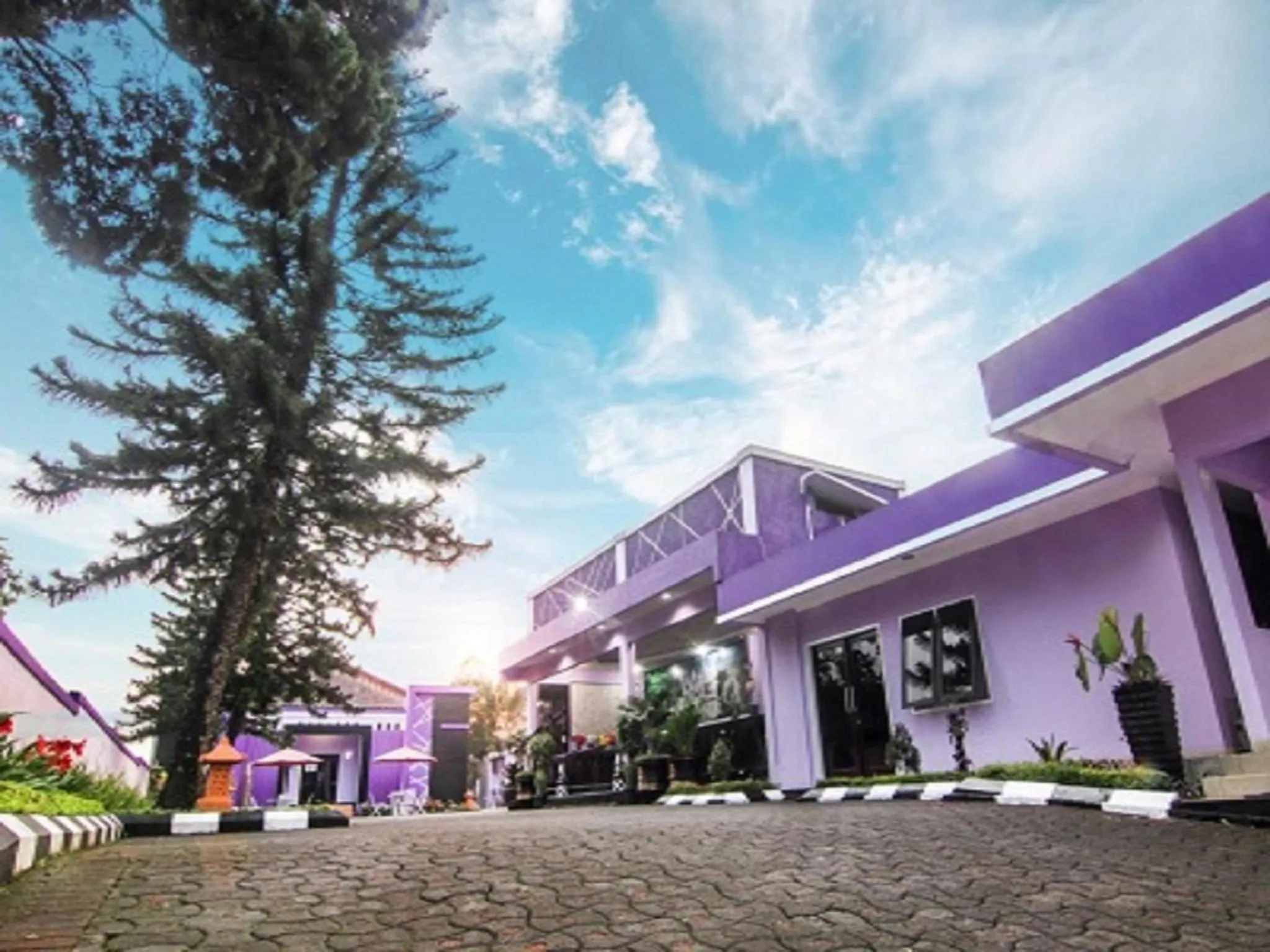 Property building in Hotel Signature Mandala Kencana