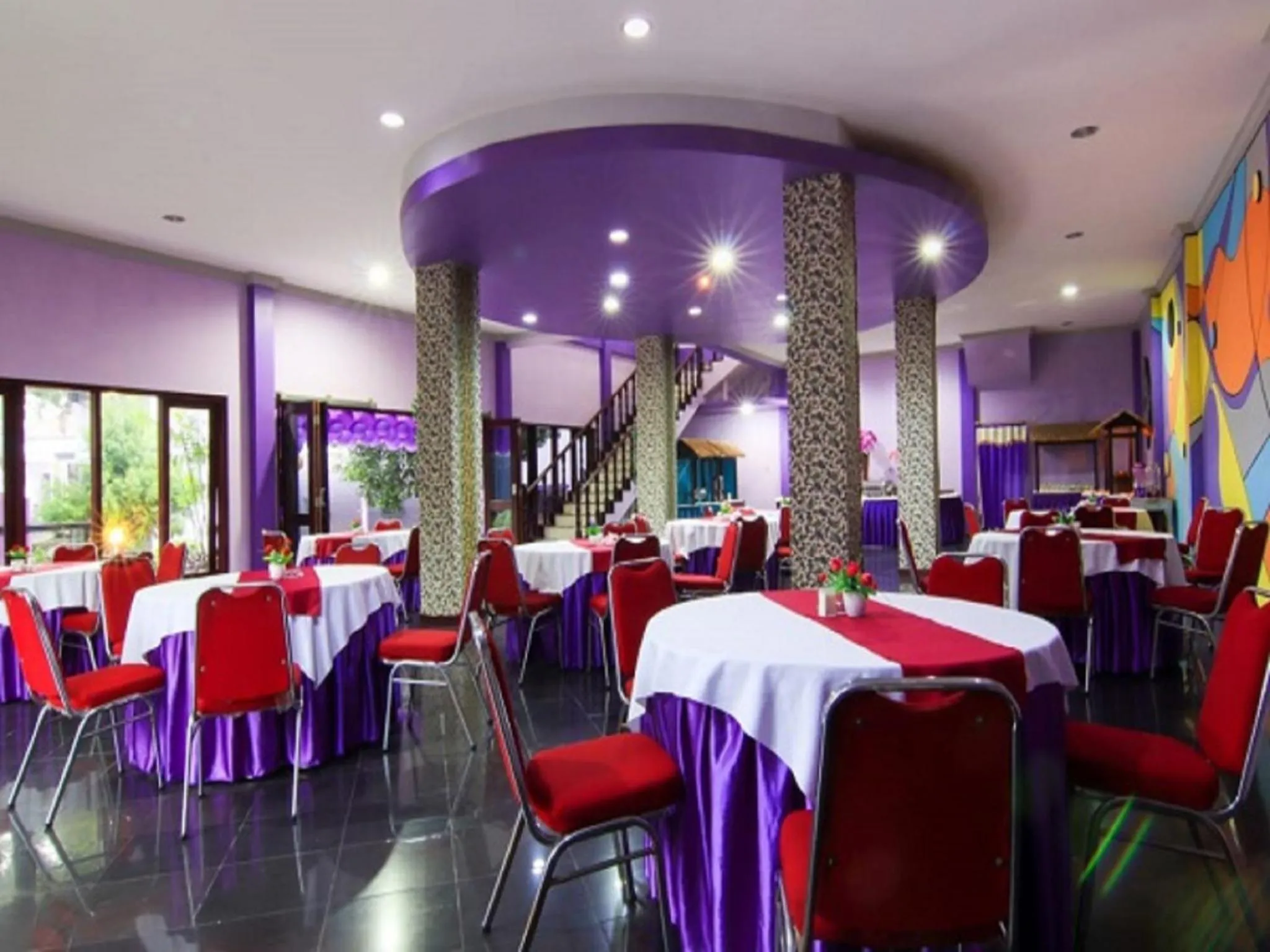 Restaurant/places to eat in Hotel Signature Mandala Kencana