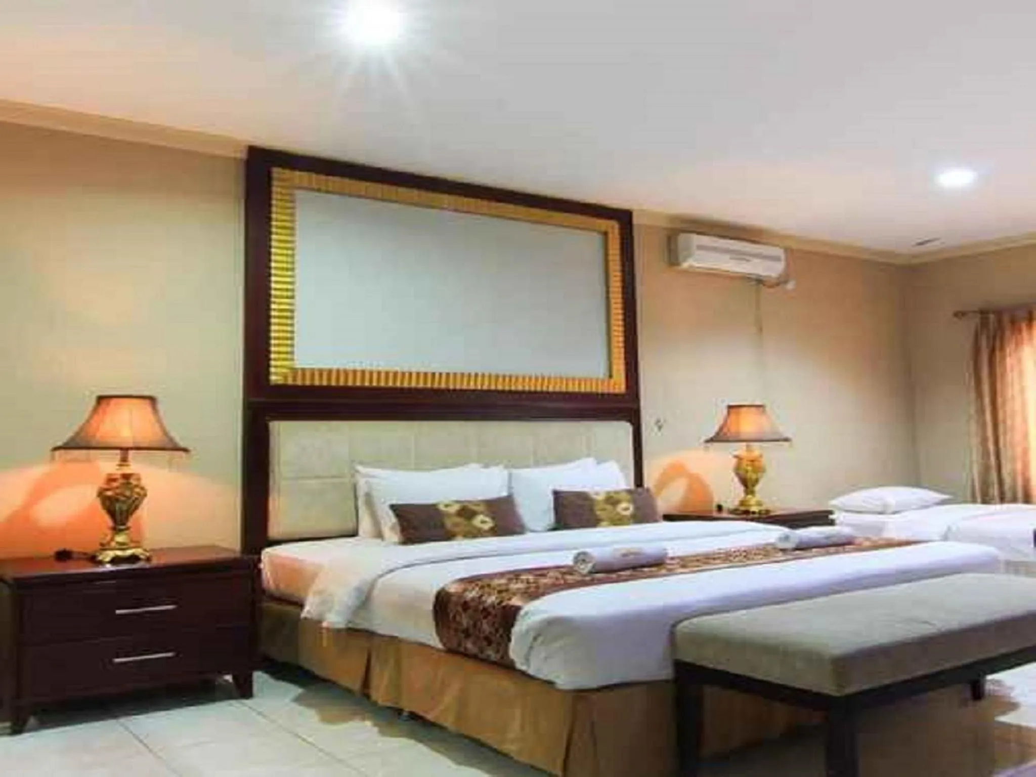 Bedroom, Bed in Hotel Signature Mandala Kencana