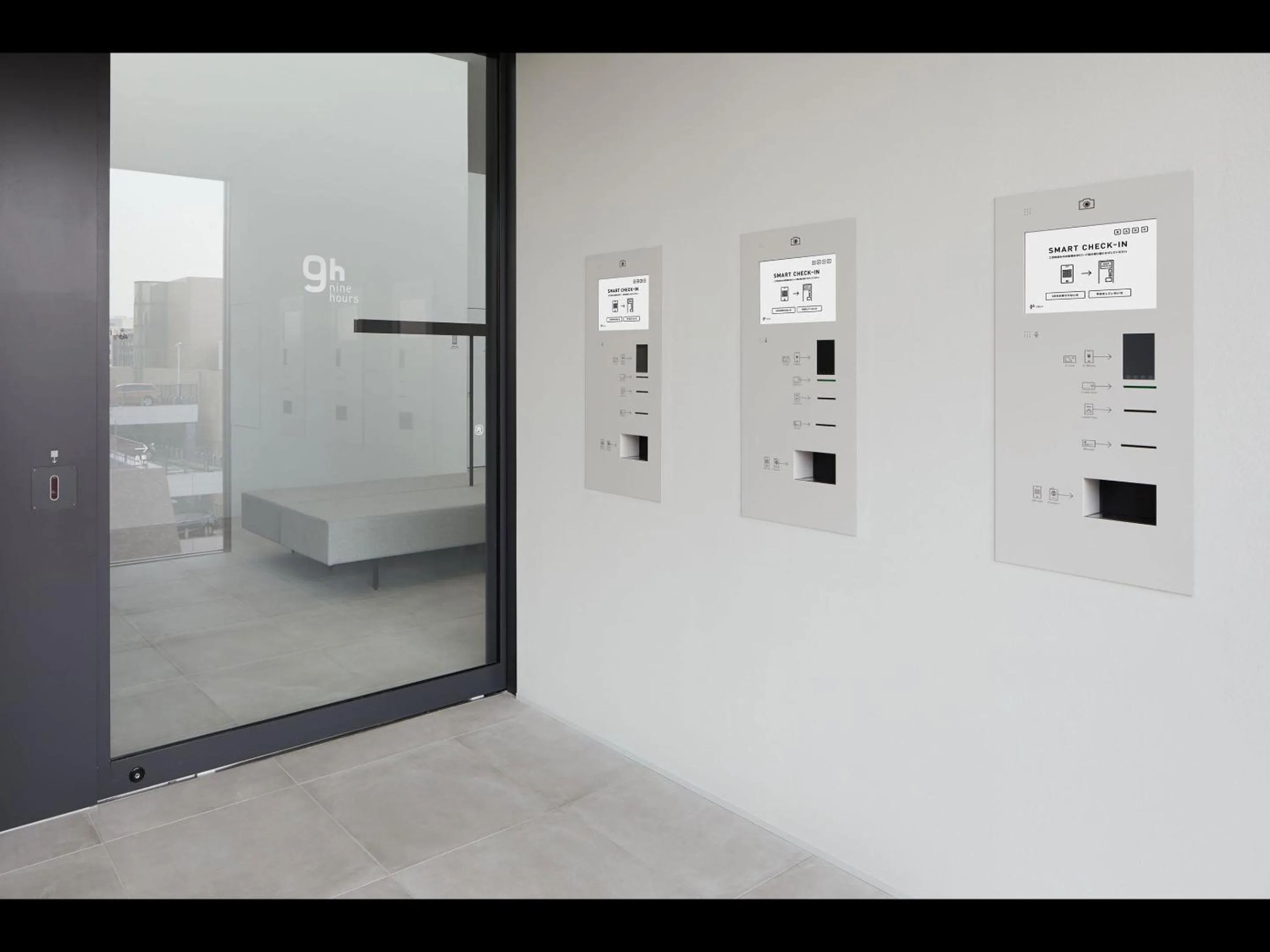 Facade/entrance in 9h nine hours Hakata station