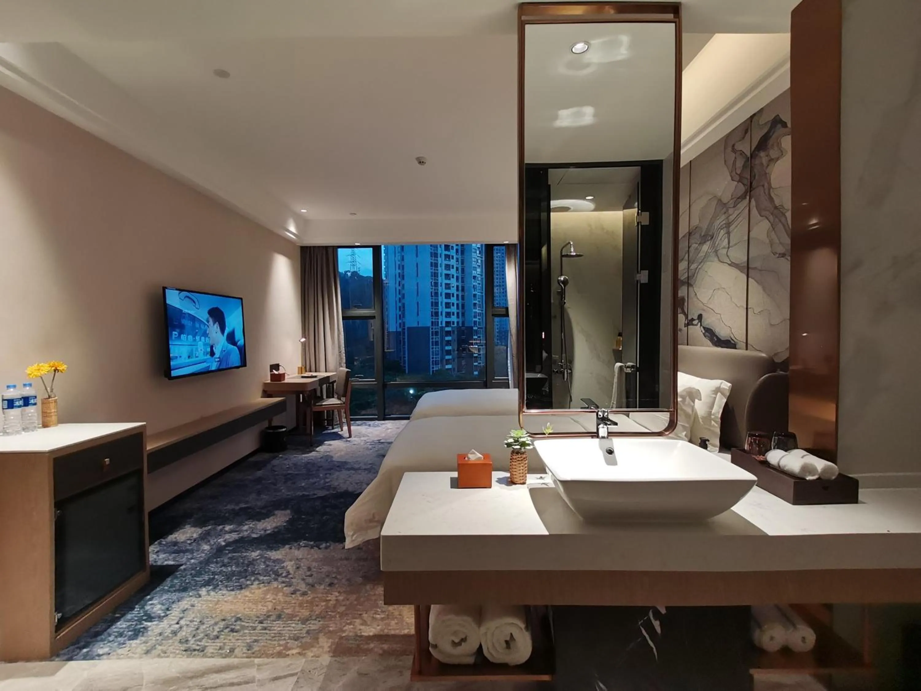 TV and multimedia in Paco Hotel Jinfeng Metro Guangzhou