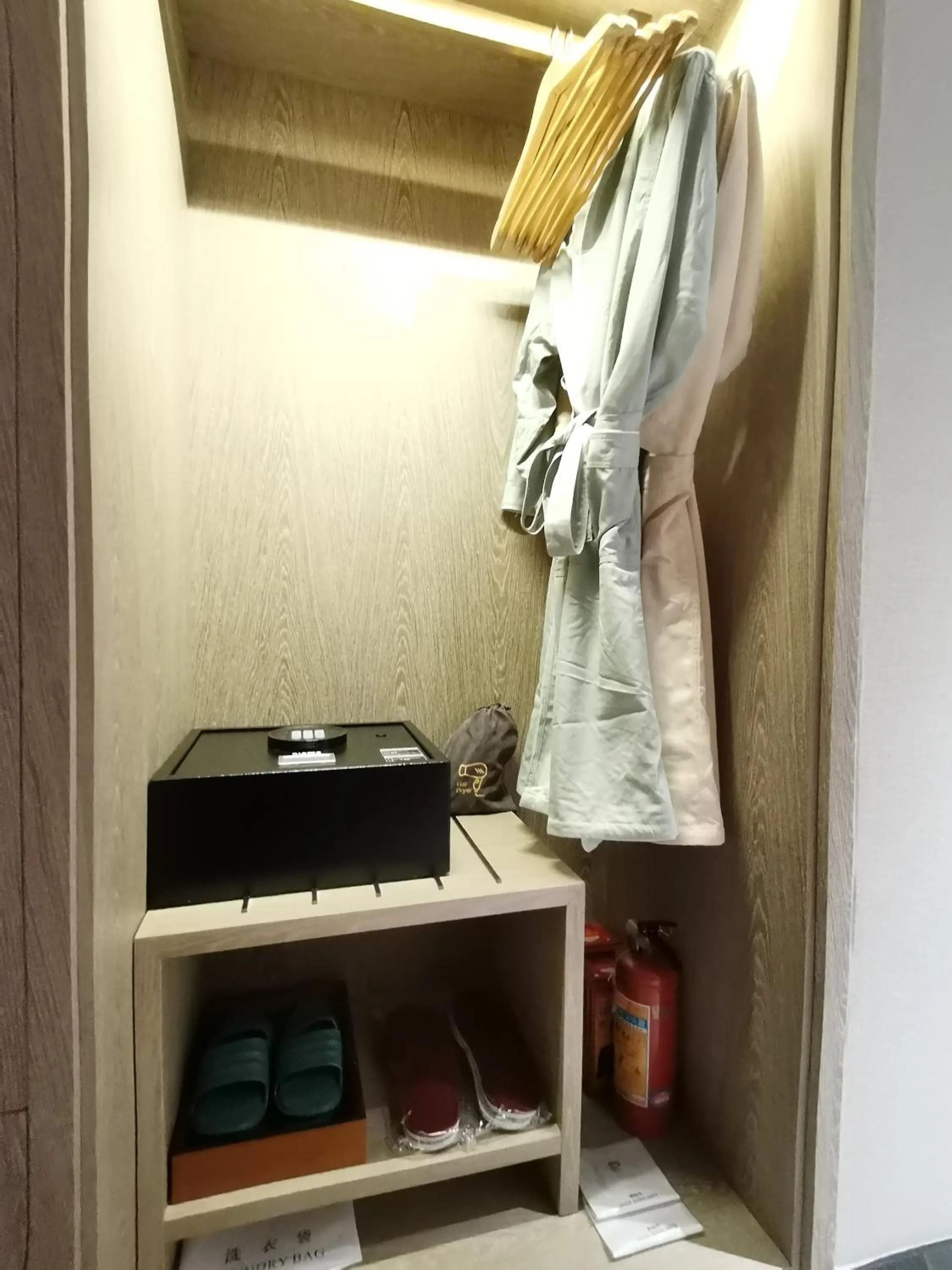 safe in Paco Hotel Jinfeng Metro Guangzhou