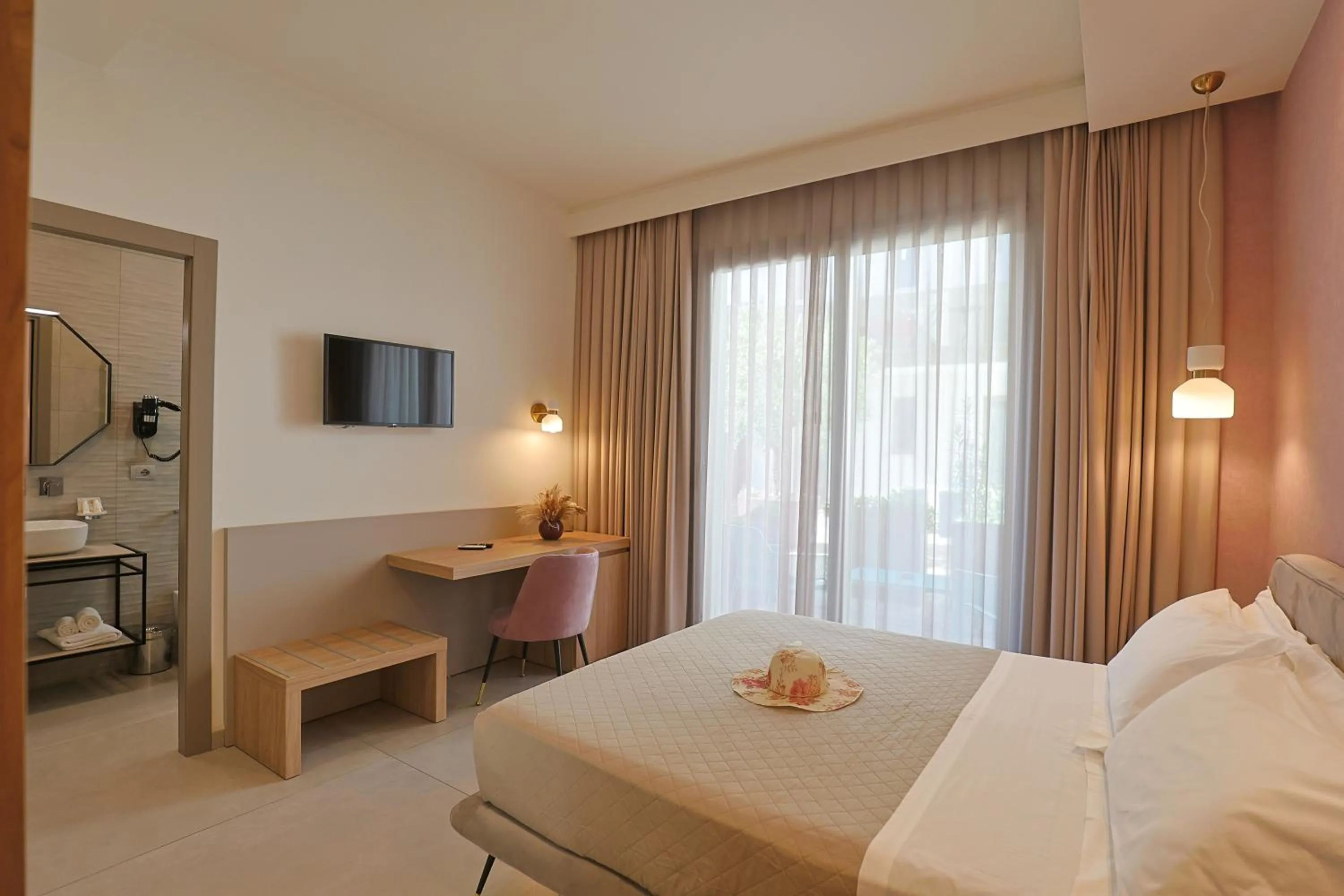 Bed in 10 Catalani Rooms