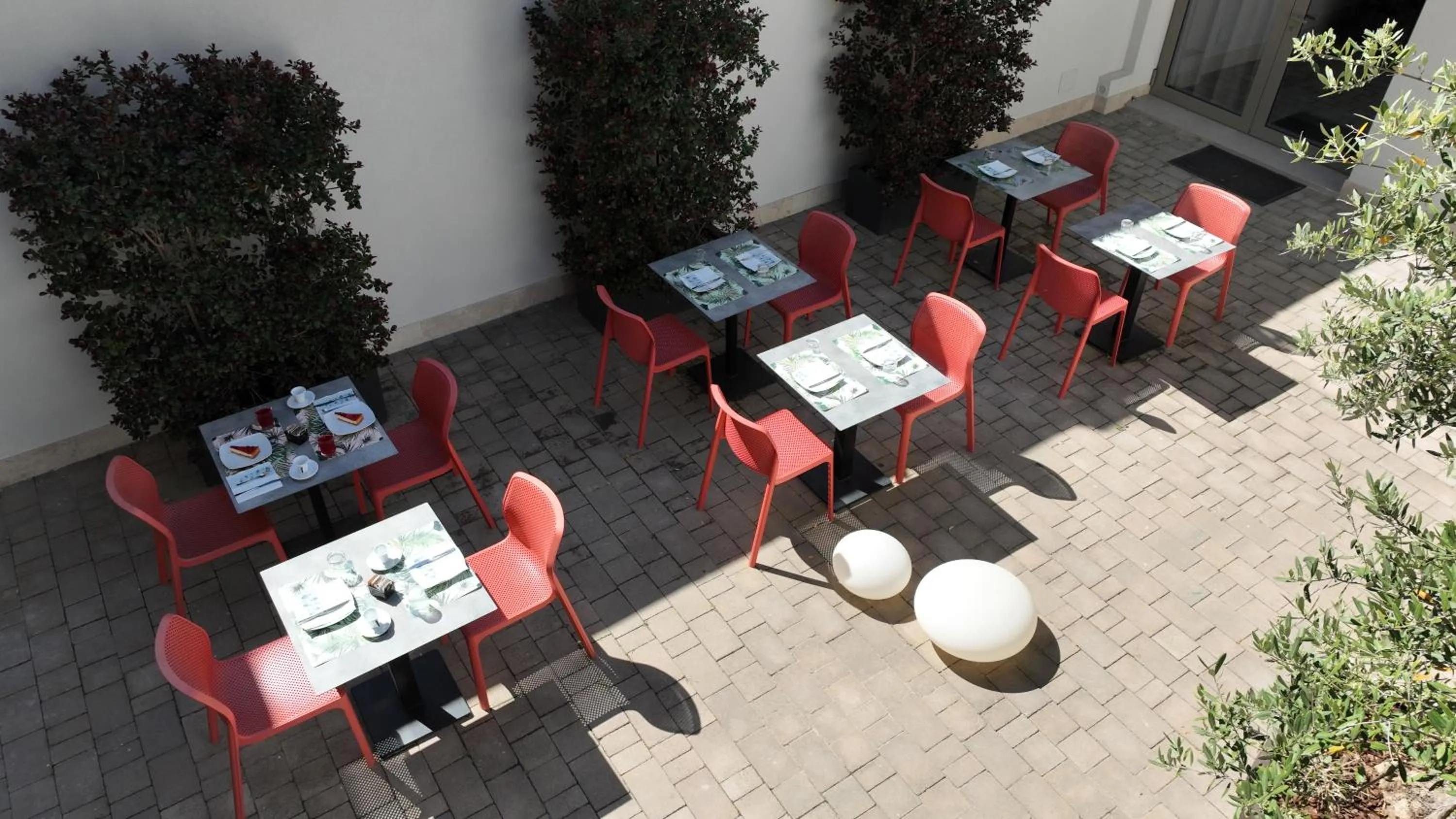 Billiard in 10 Catalani Rooms