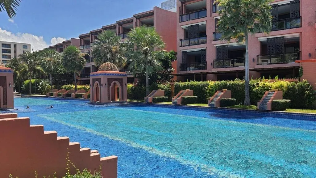 Swimming pool in marrakesh มาราเกซ หัวหิน