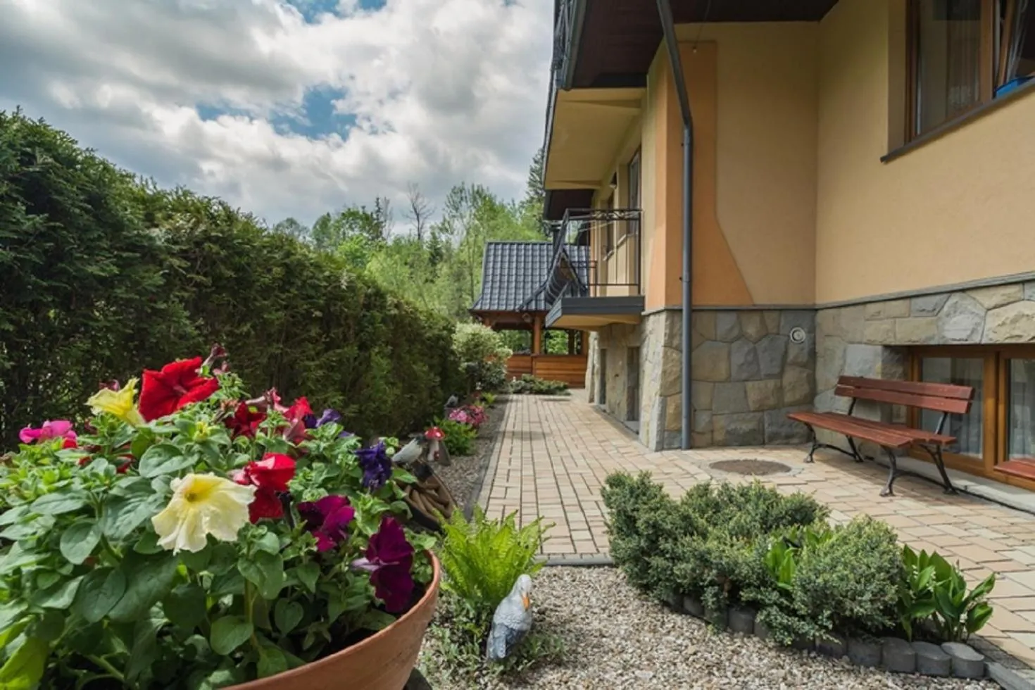 Area and facilities in DW Maria 2