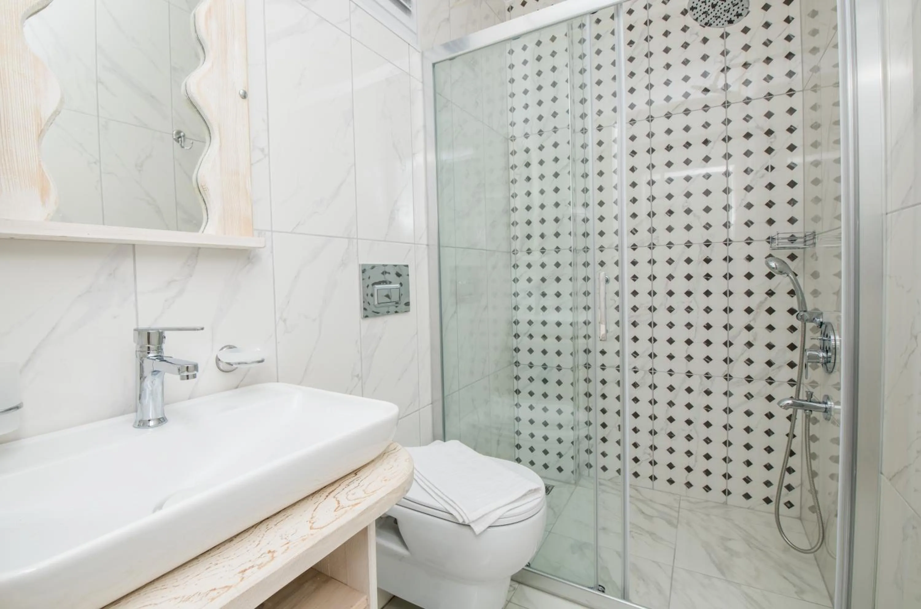 Shower in Kaş Sun Glare Hotel