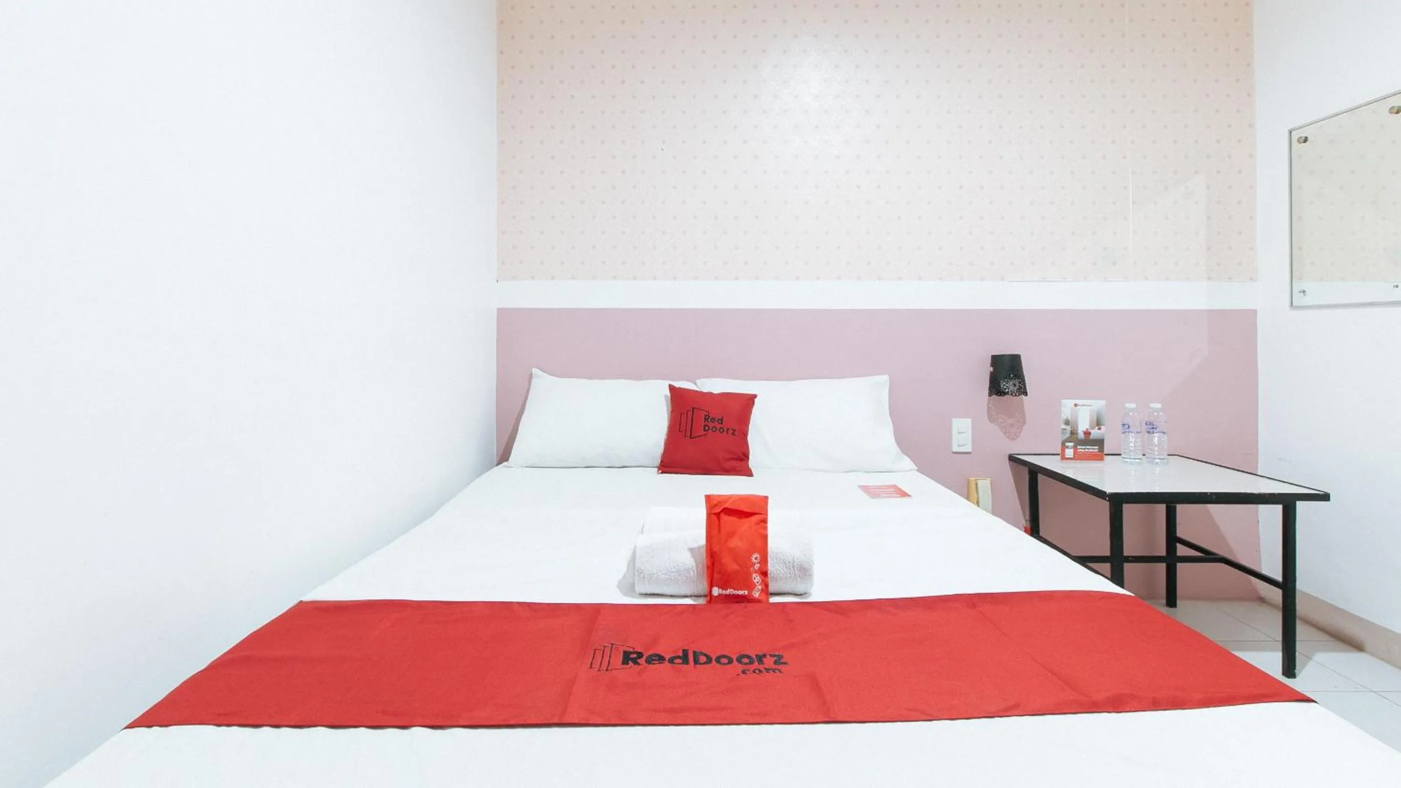 Bed in RedDoorz near SM Calamba