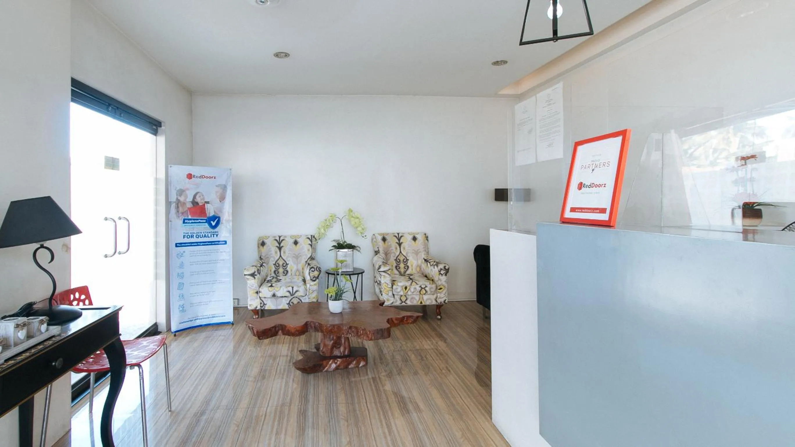 Lobby or reception in RedDoorz near SM Calamba