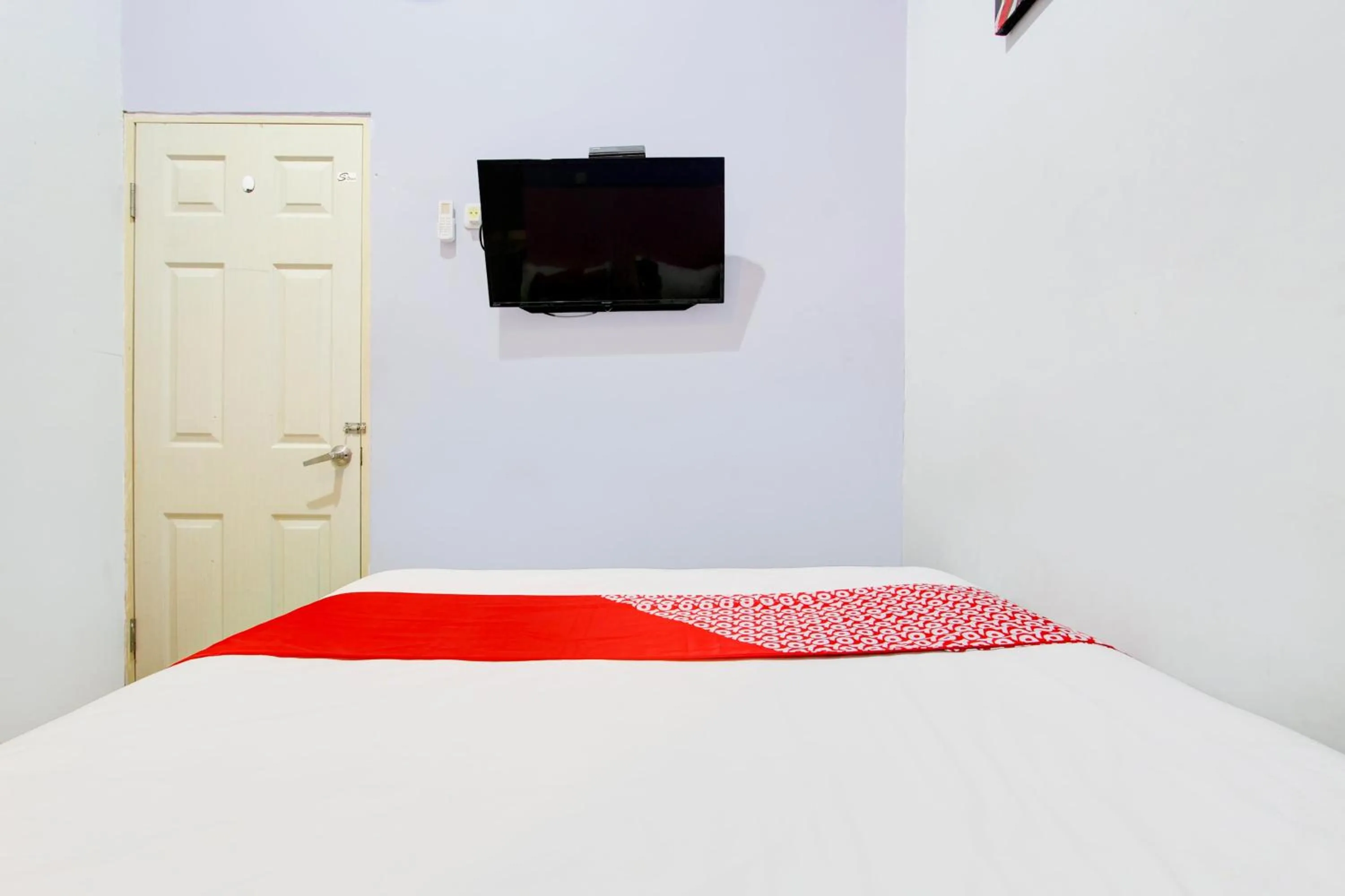 Bedroom, Bed in Hotel O Prawirotaman Near Keraton Yogyakarta Formerly Paris Guesthouse