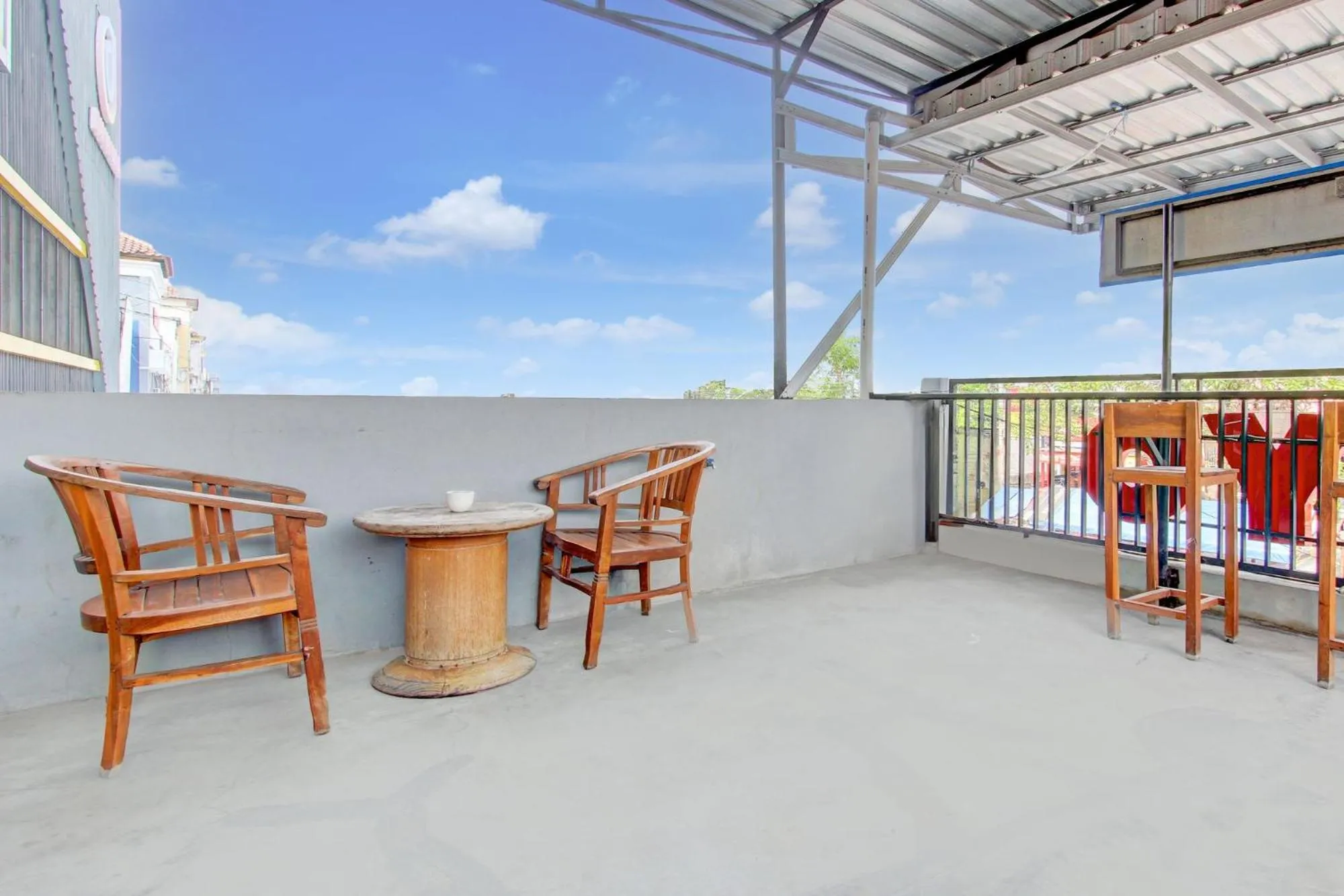 Seating area in Hotel O Prawirotaman Near Keraton Yogyakarta Formerly Paris Guesthouse