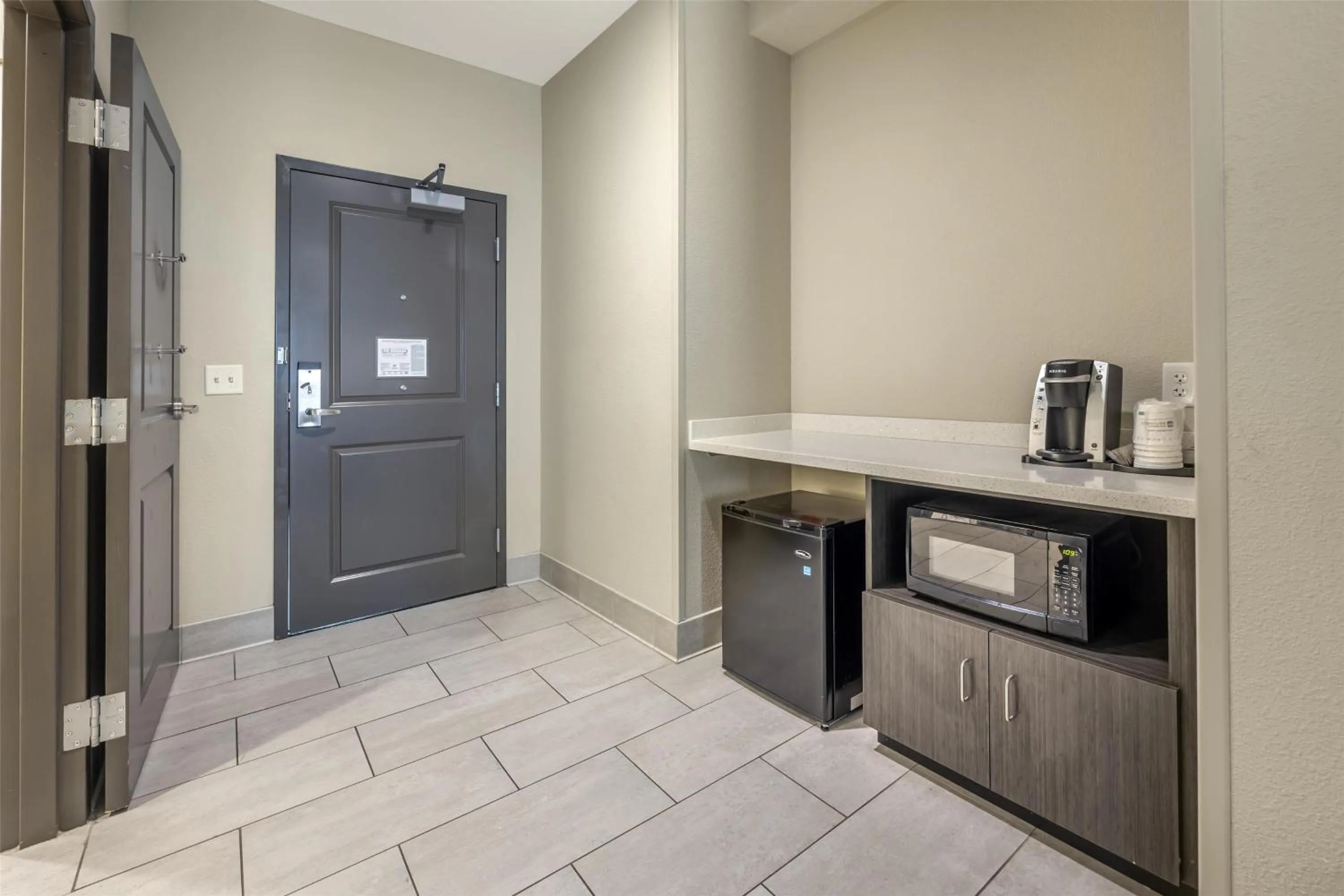 Bedroom in Best Western Plus Executive Residency Jackson Northeast