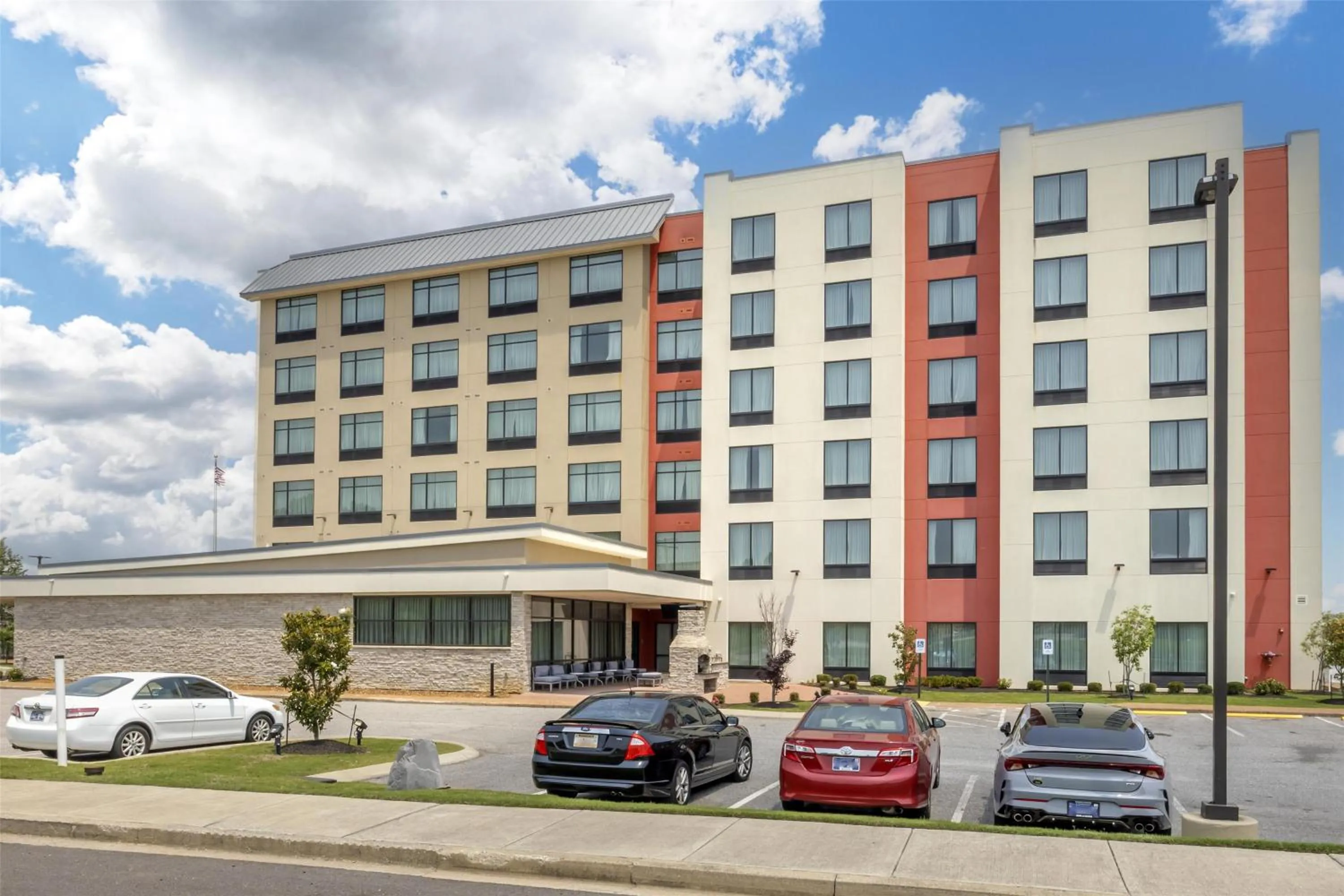 Property building in Best Western Plus Executive Residency Jackson Northeast