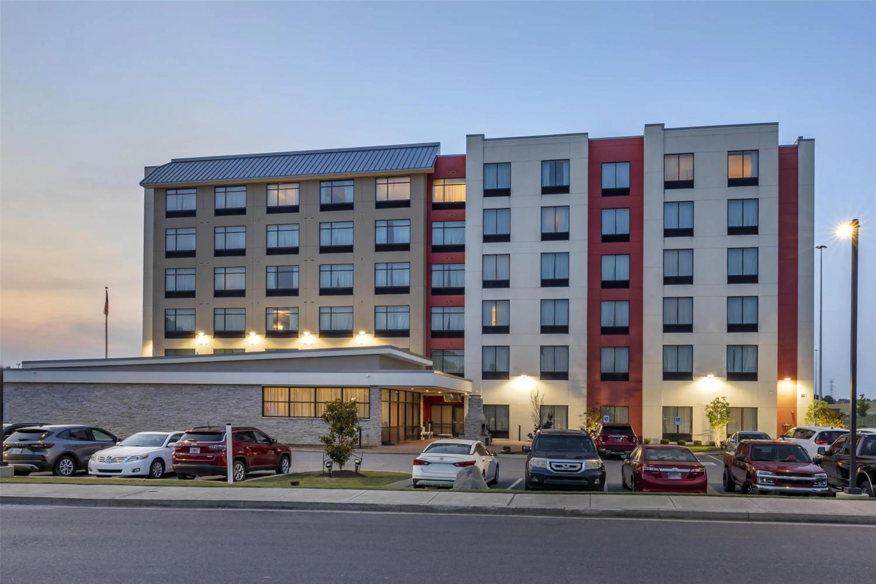 Property building in Best Western Plus Executive Residency Jackson Northeast