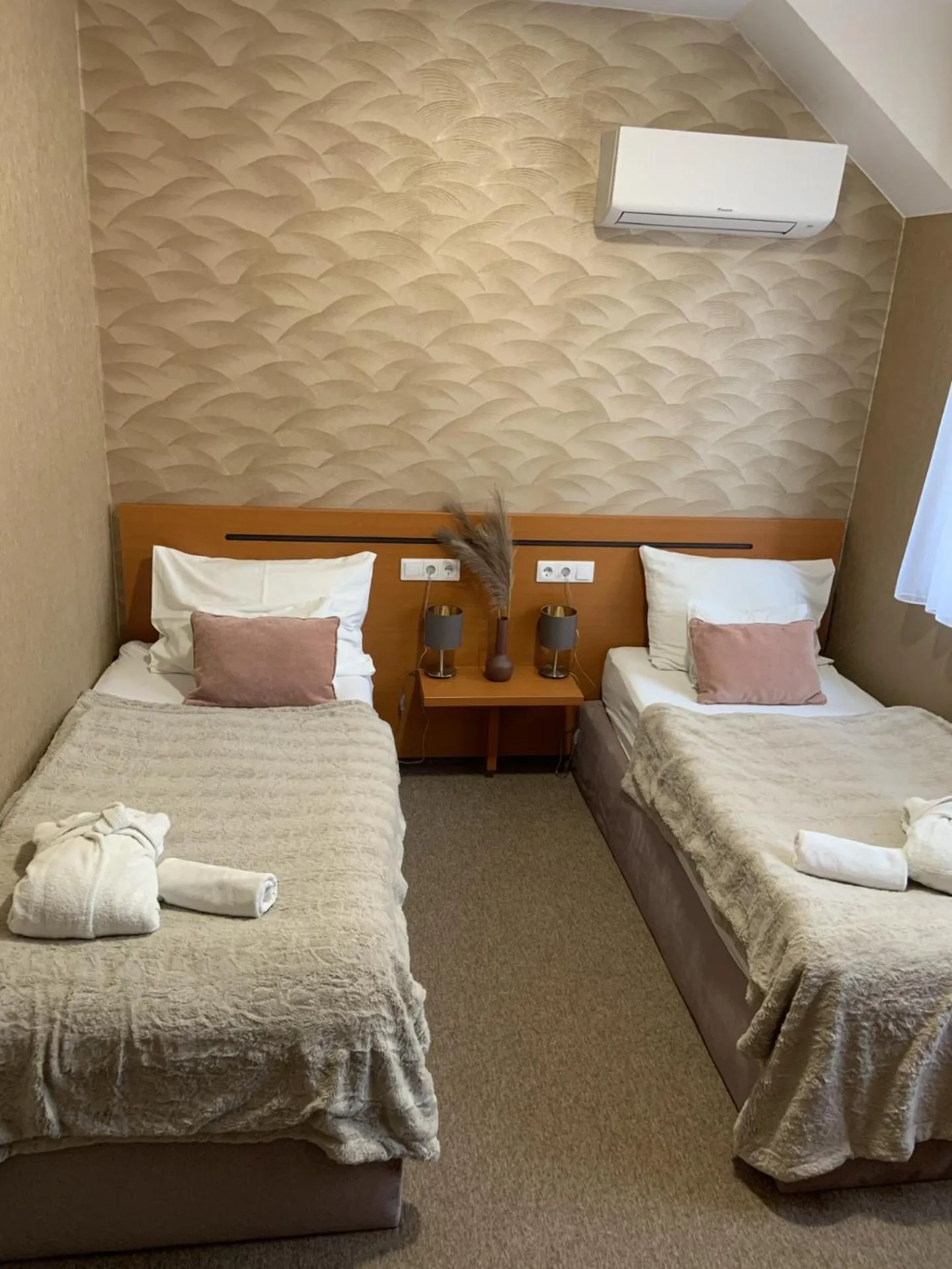 Bed in Termál Hotel Vesta