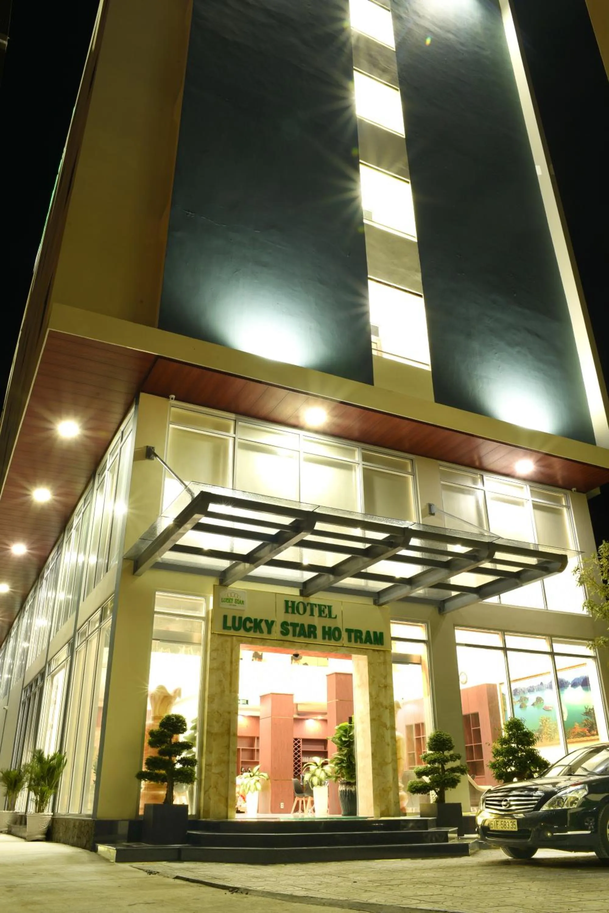 Facade/entrance in Lucky Star Ho Tram Hotel & Restaurant
