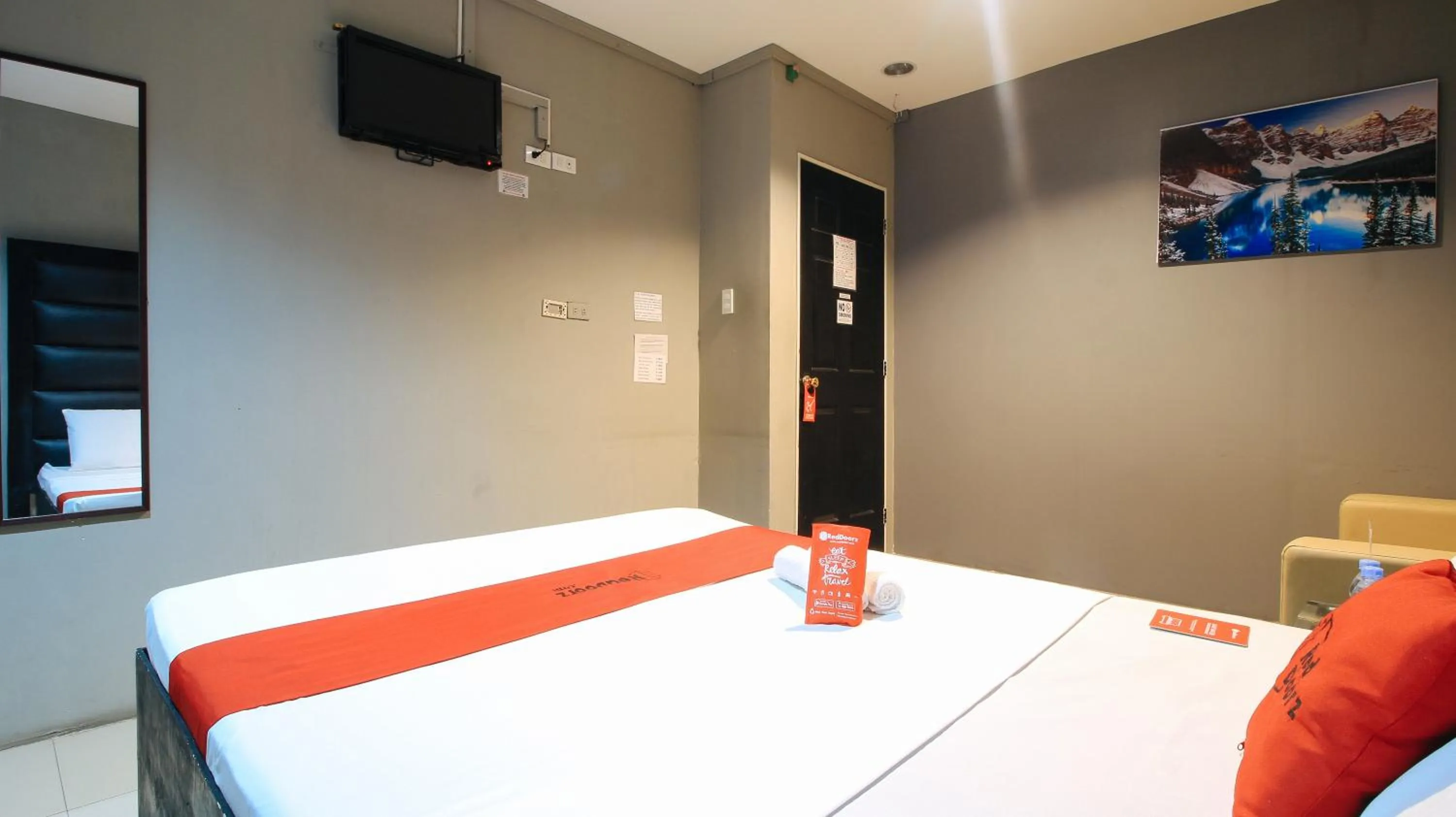 Bed in RedDoorz @ P Florentino Street Sampaloc Manila