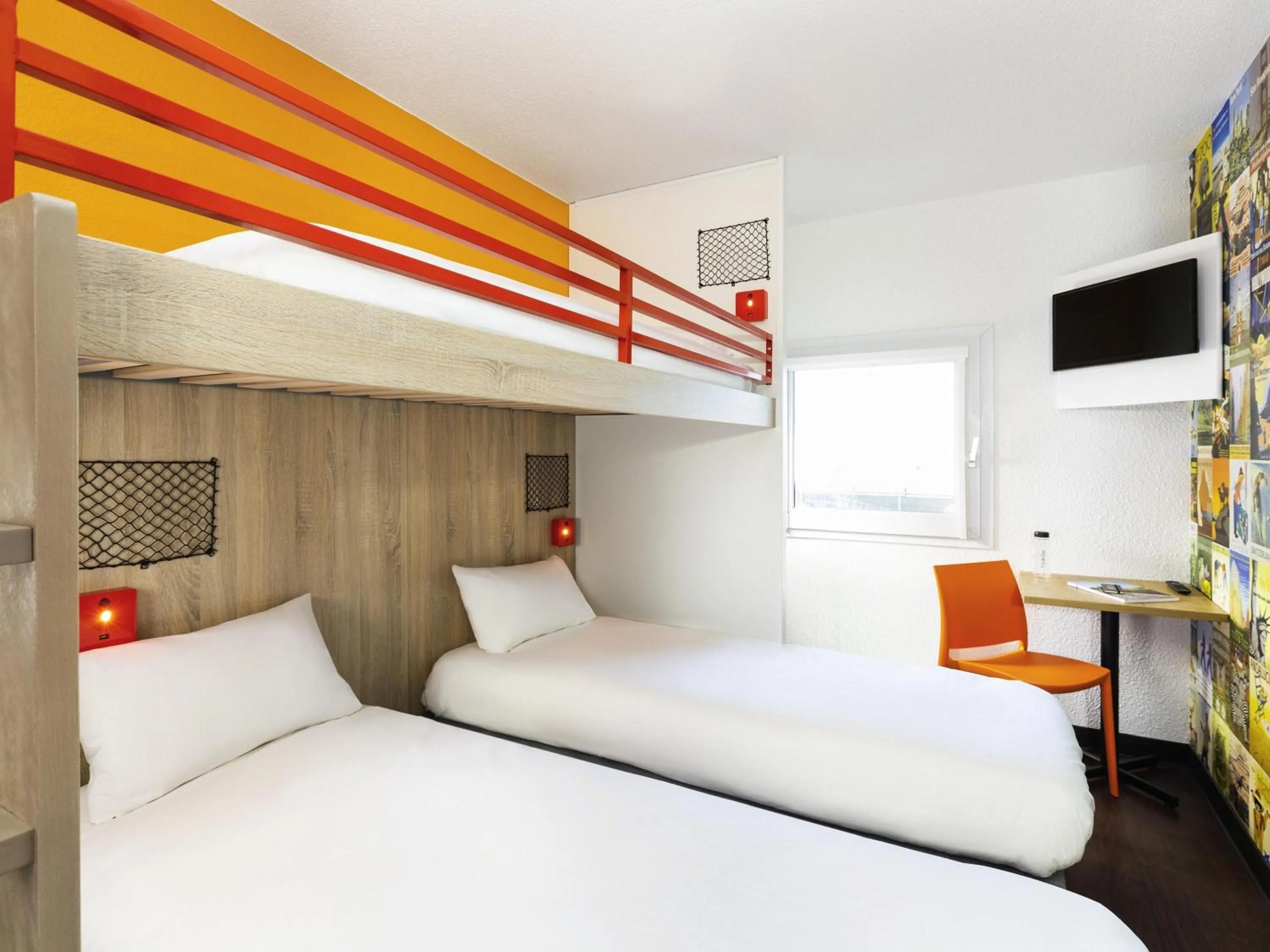 Bedroom, Bed in hotelF1 Chambéry Nord Rénové