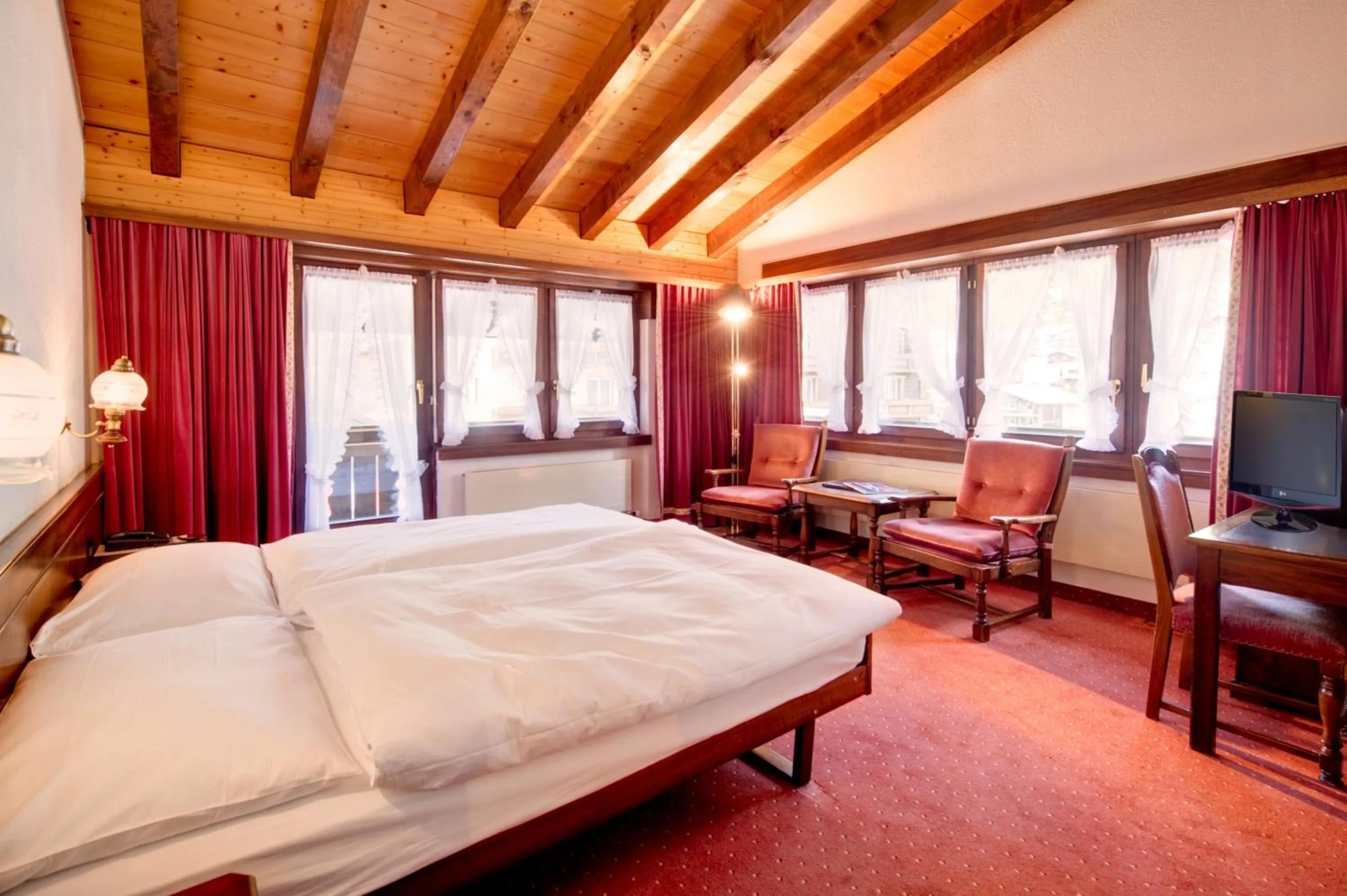 Bed in Hotel Astoria