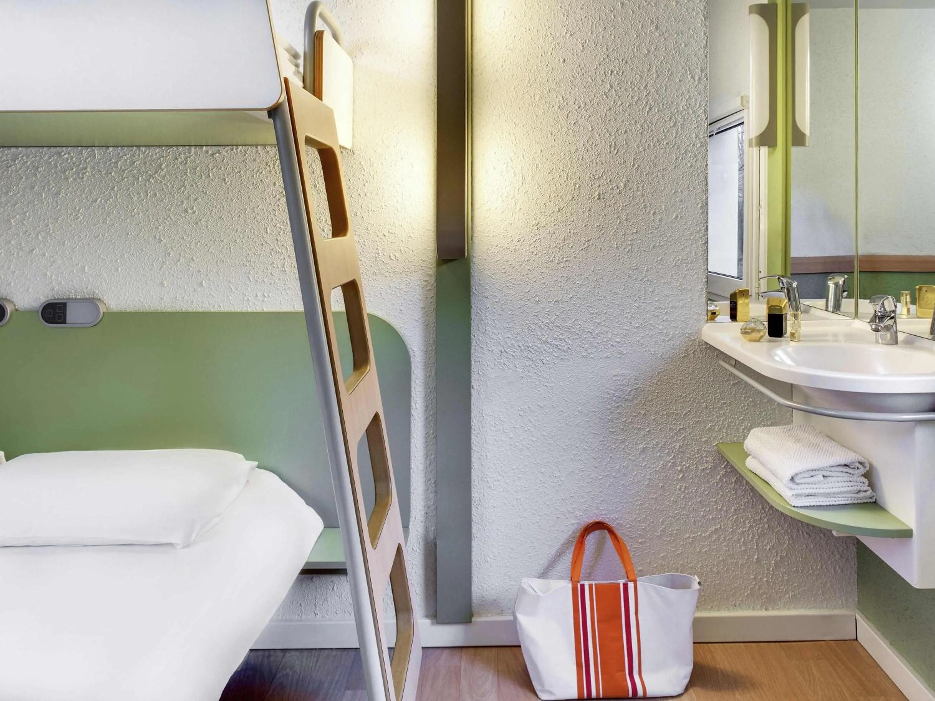 Bedroom in Hotel Ibis Budget Vichy