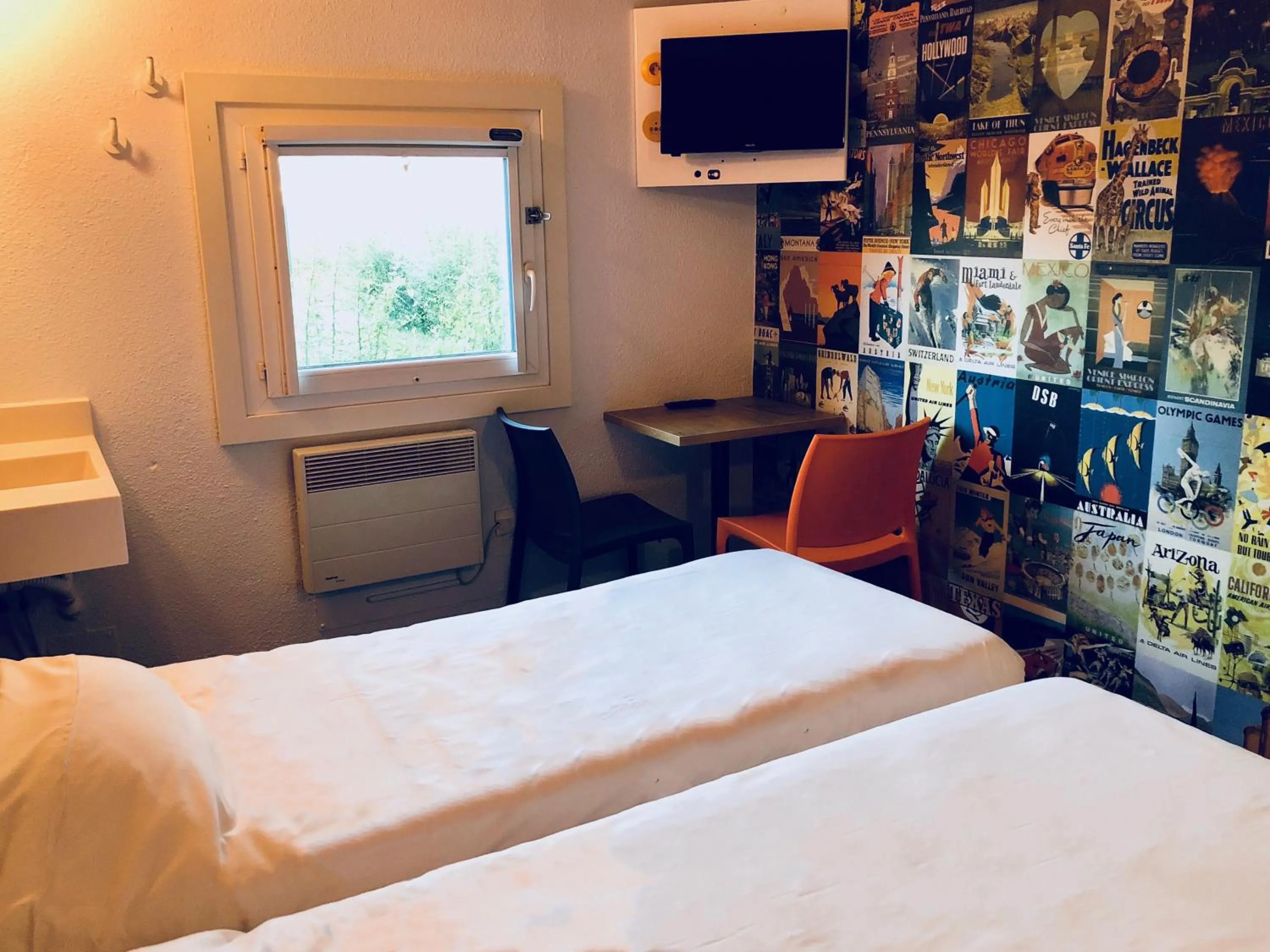 Bed in hotelF1 Genève Aéroport Ferney