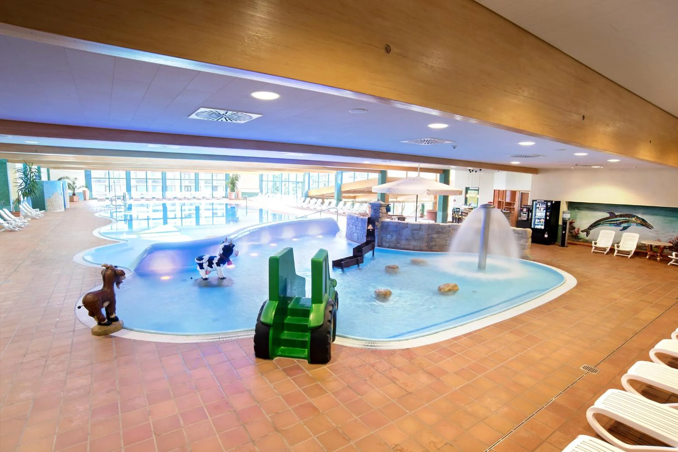 Swimming pool in Hotel Sonnenhügel