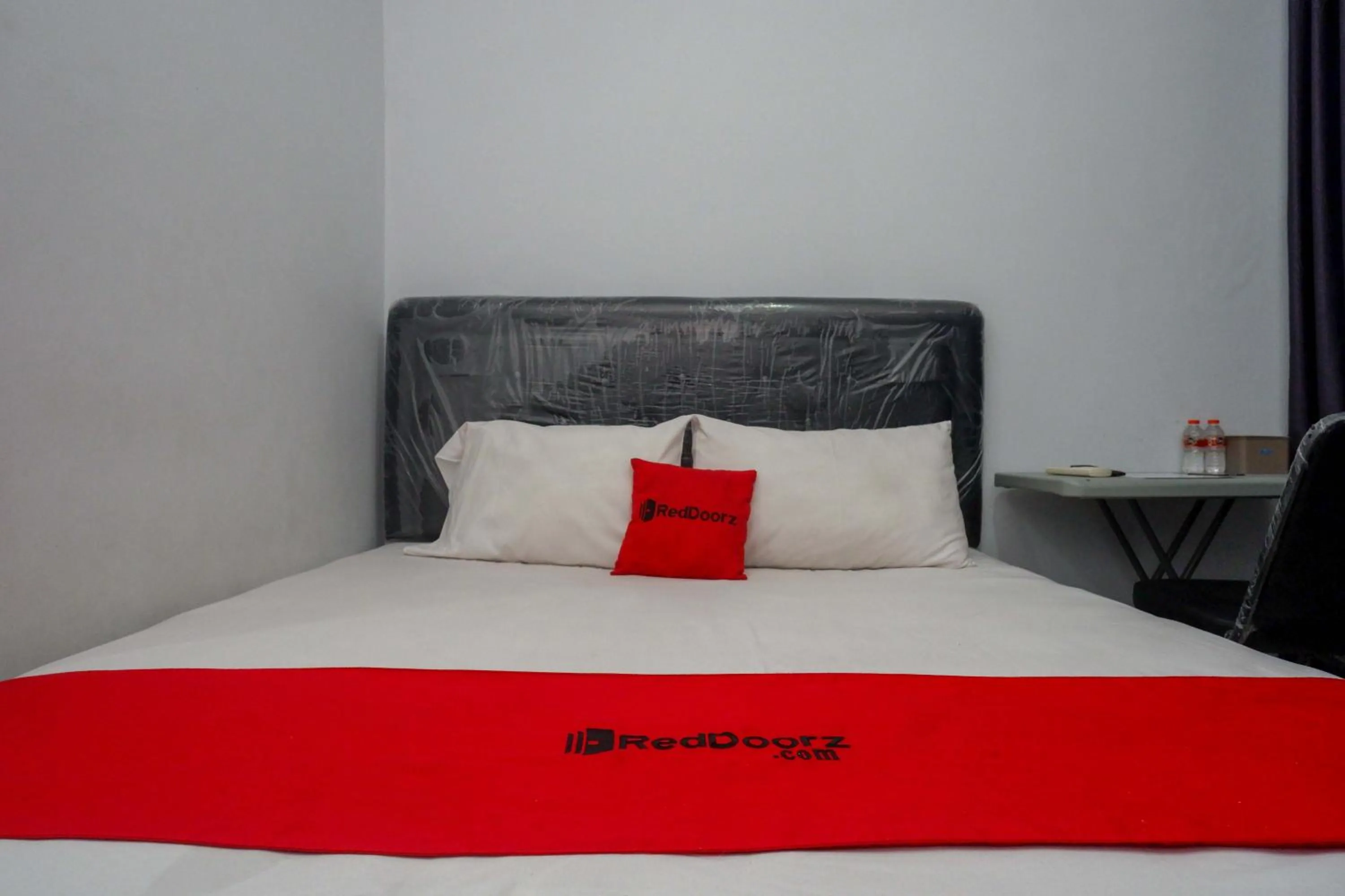 Bed in RedDoorz At Jalan Raya Baturaden