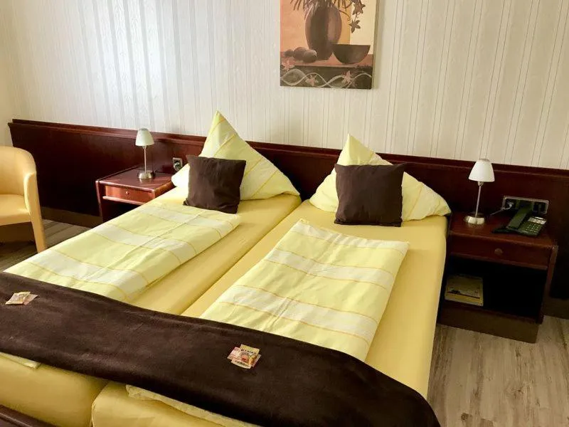 Bed in Hotel Schöne Aussicht